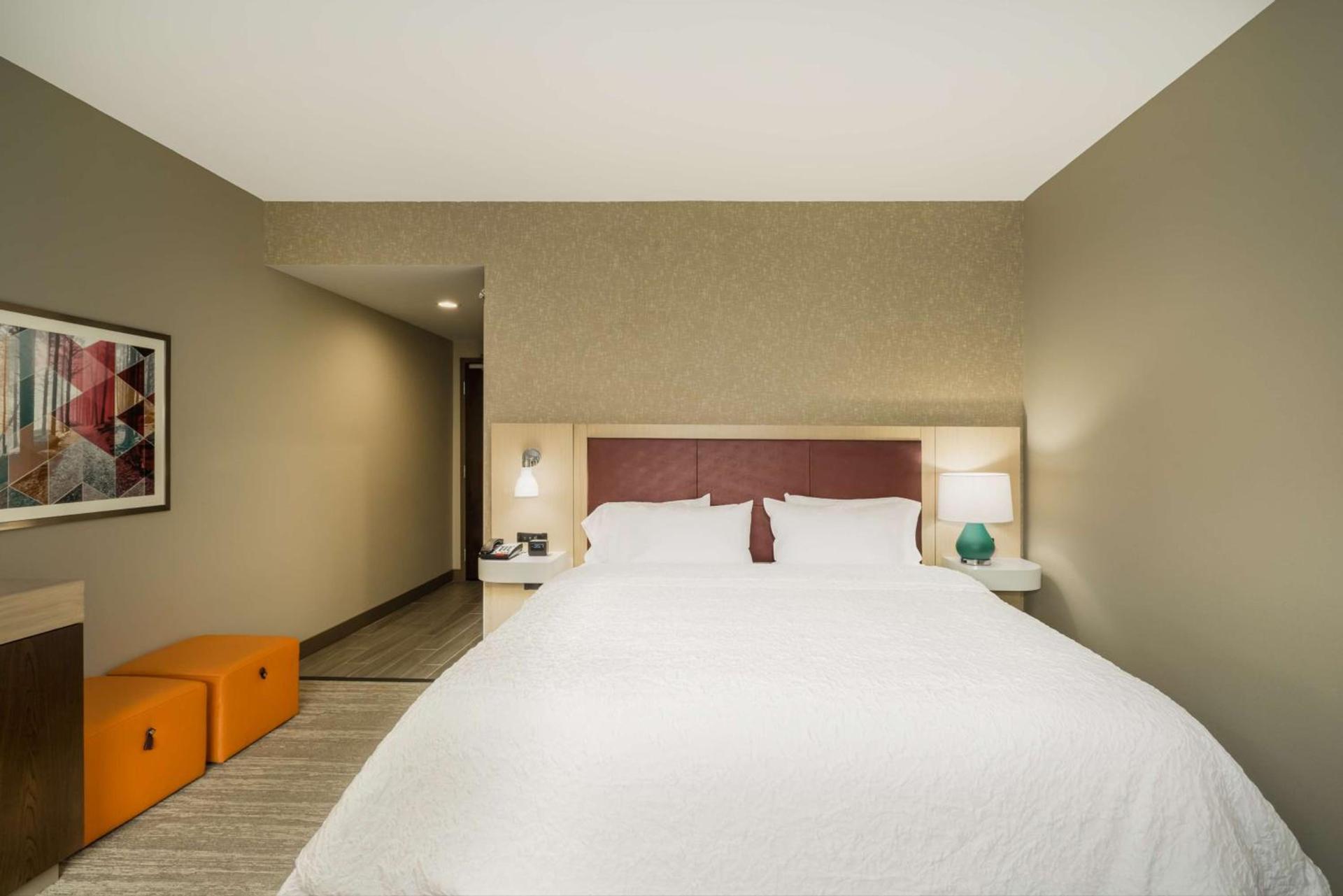 Hampton Inn Newport photo 25