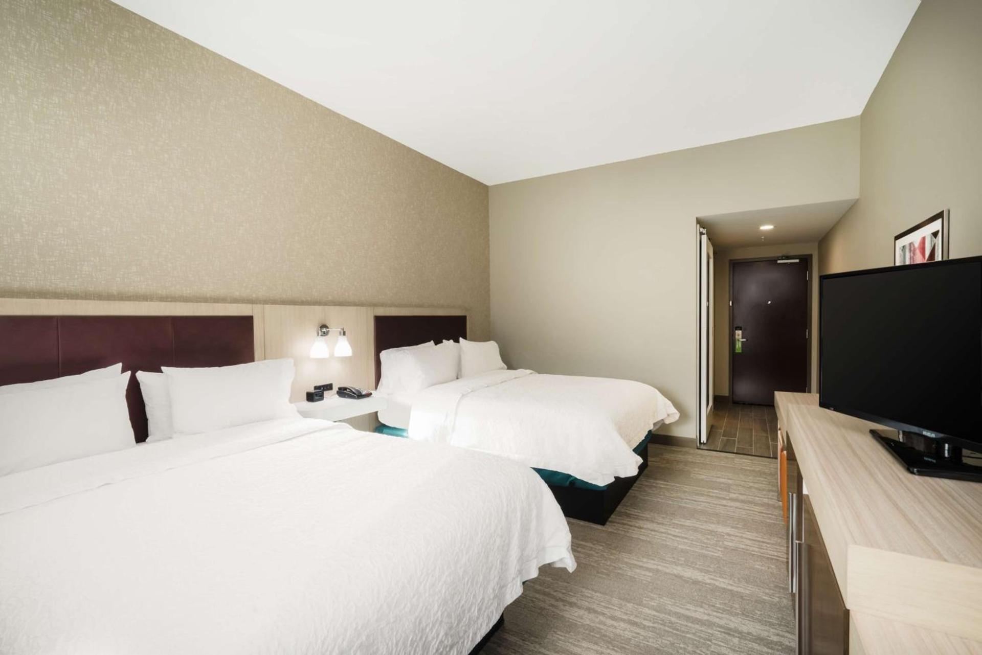 Hampton Inn Newport photo 29