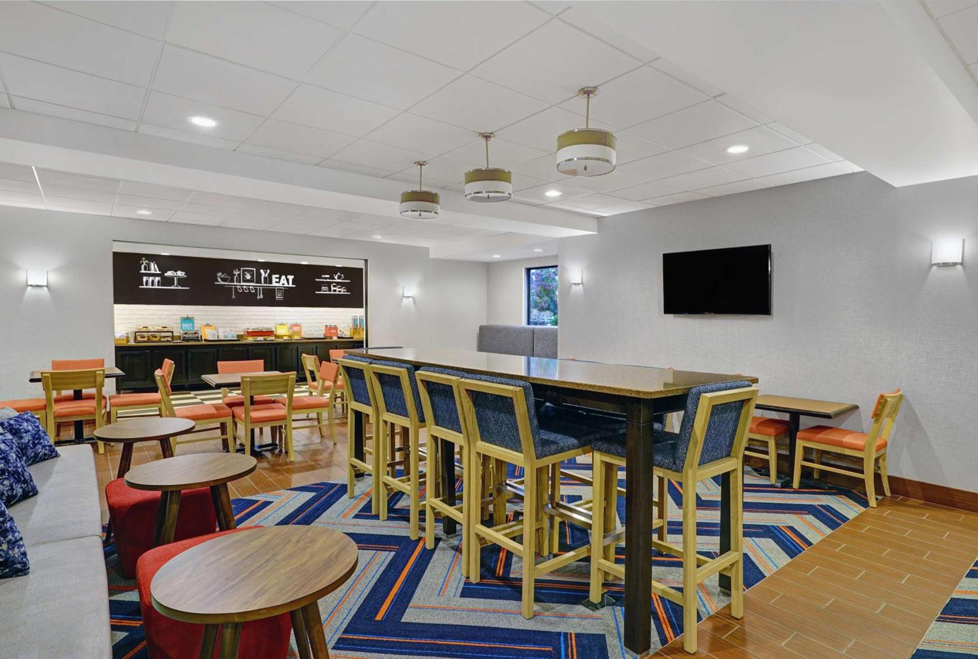 Hampton Inn Utica photo 4