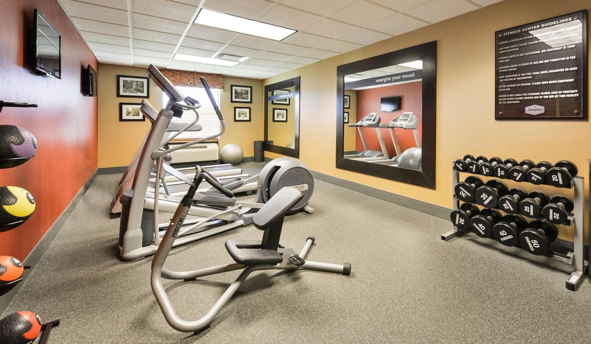 Hampton Inn Utica photo 10