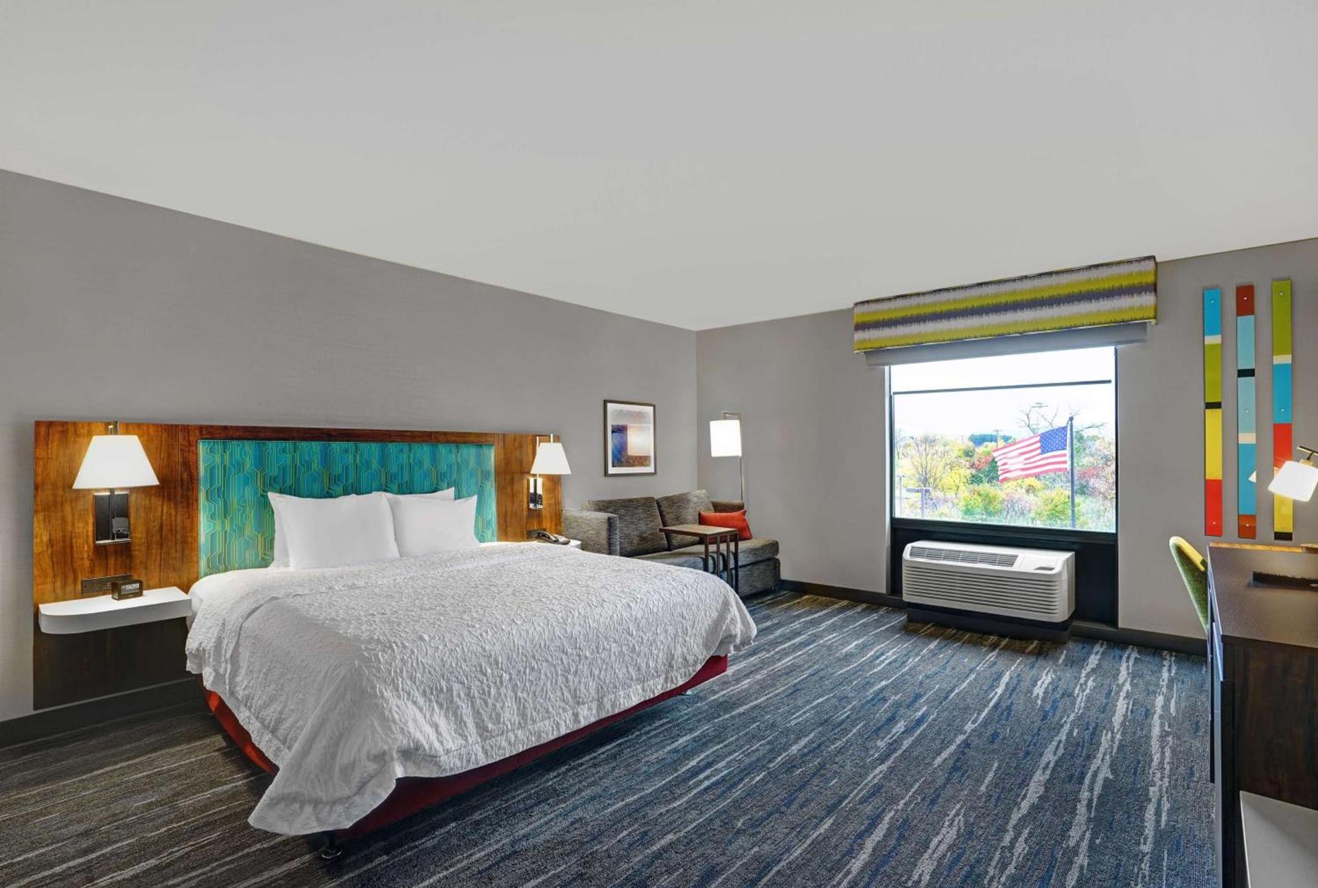 Hampton Inn Utica photo 18