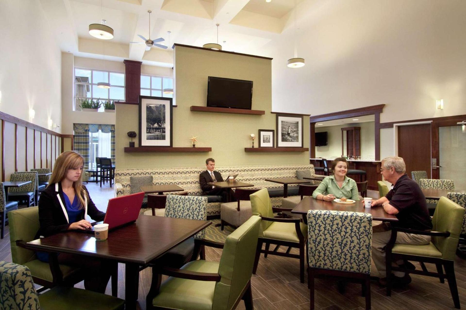 Hampton Inn & Suites Providence-Warwick Airport photo 4