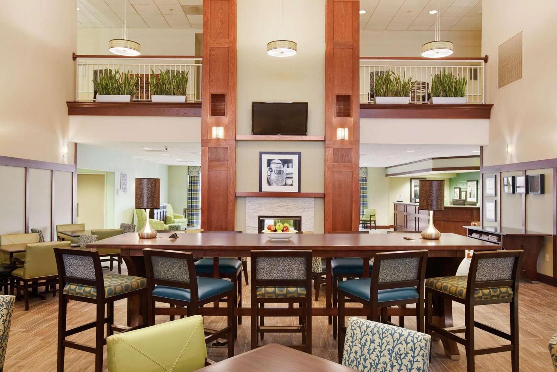 Hampton Inn & Suites Providence-Warwick Airport photo 6