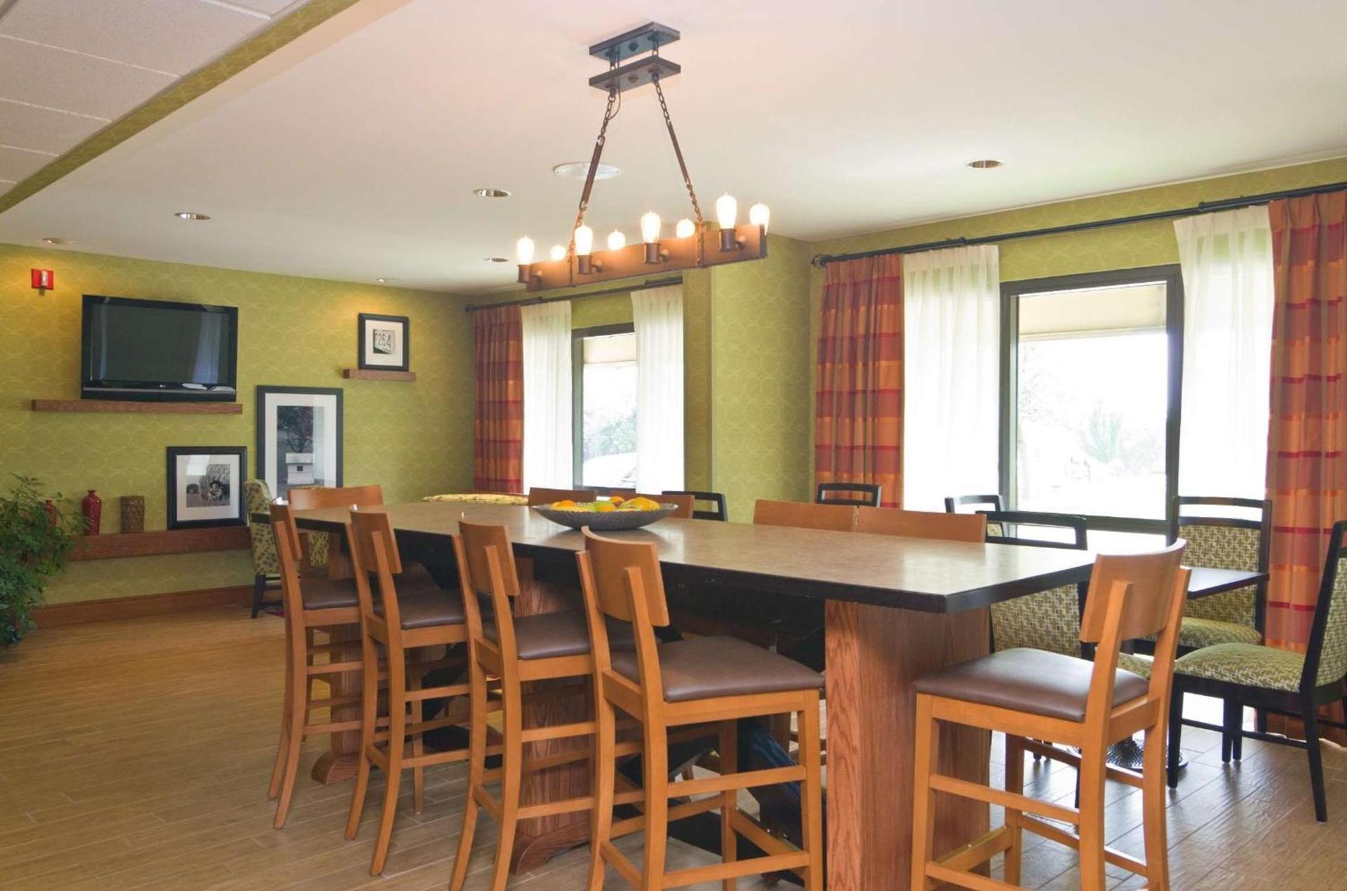 Hampton Inn Wooster photo 4