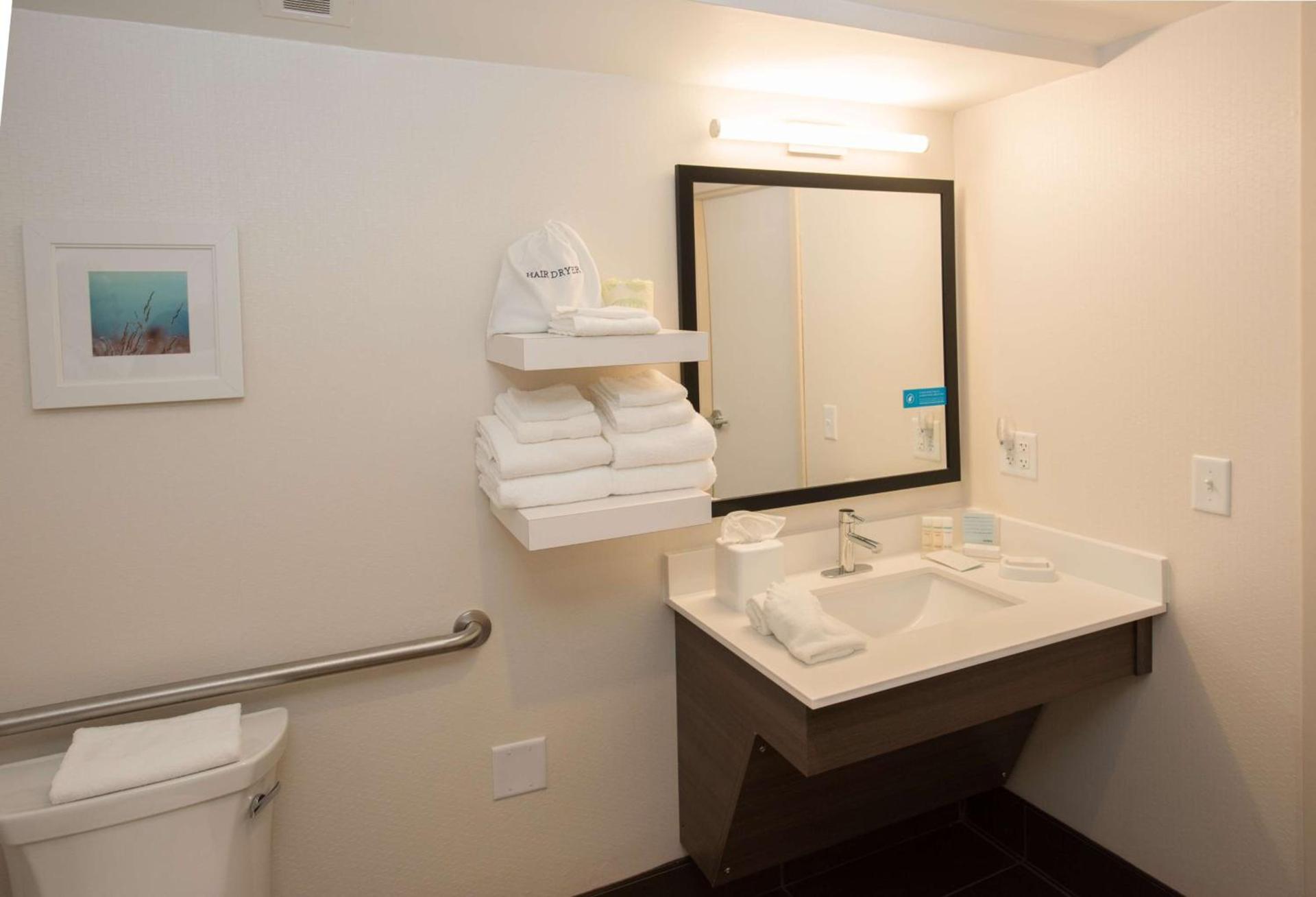 Hampton Inn Wooster photo 14