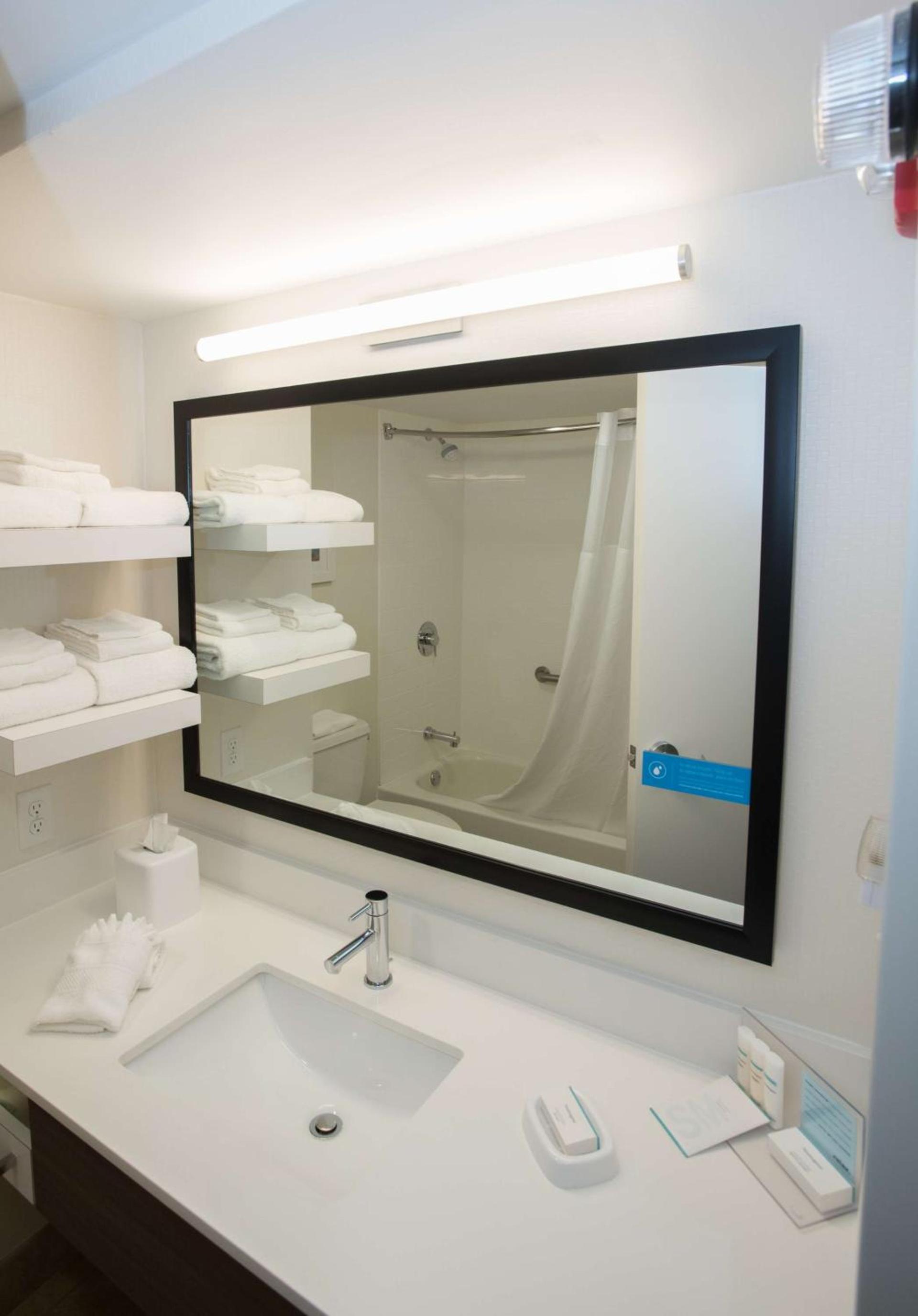 Hampton Inn Wooster photo 25