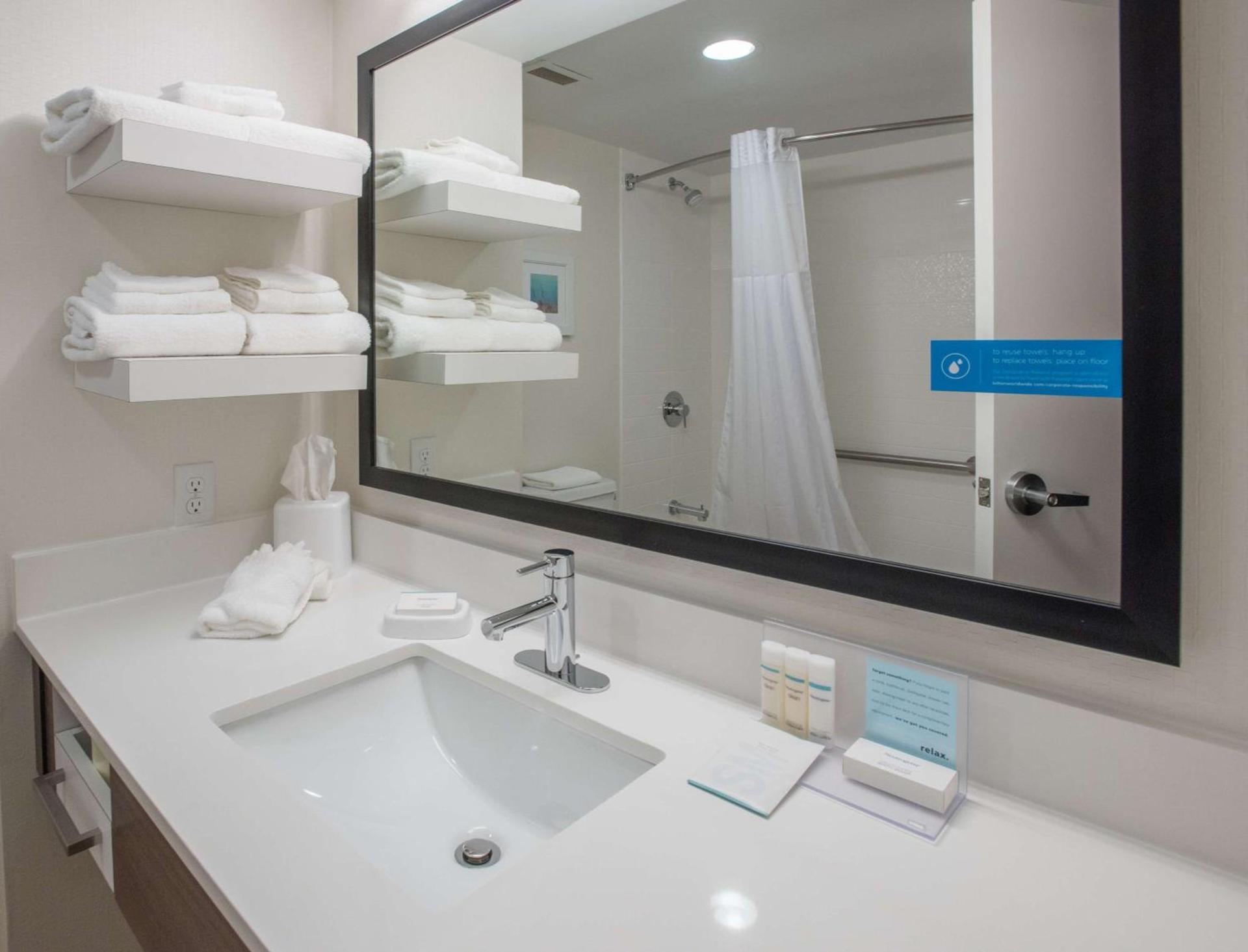 Hampton Inn Wooster photo 29