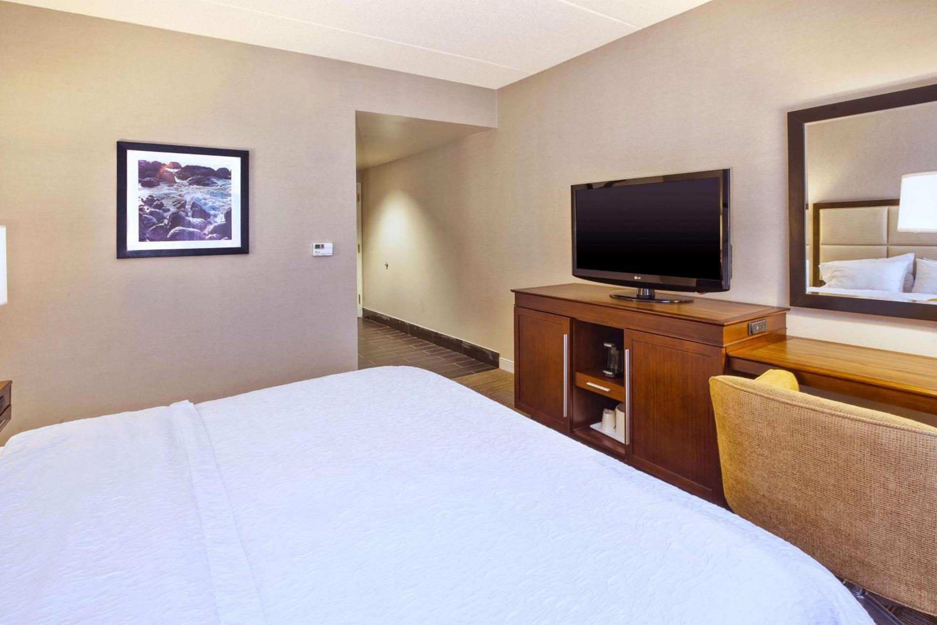 Hampton Inn & Suites Providence-Warwick Airport photo 30