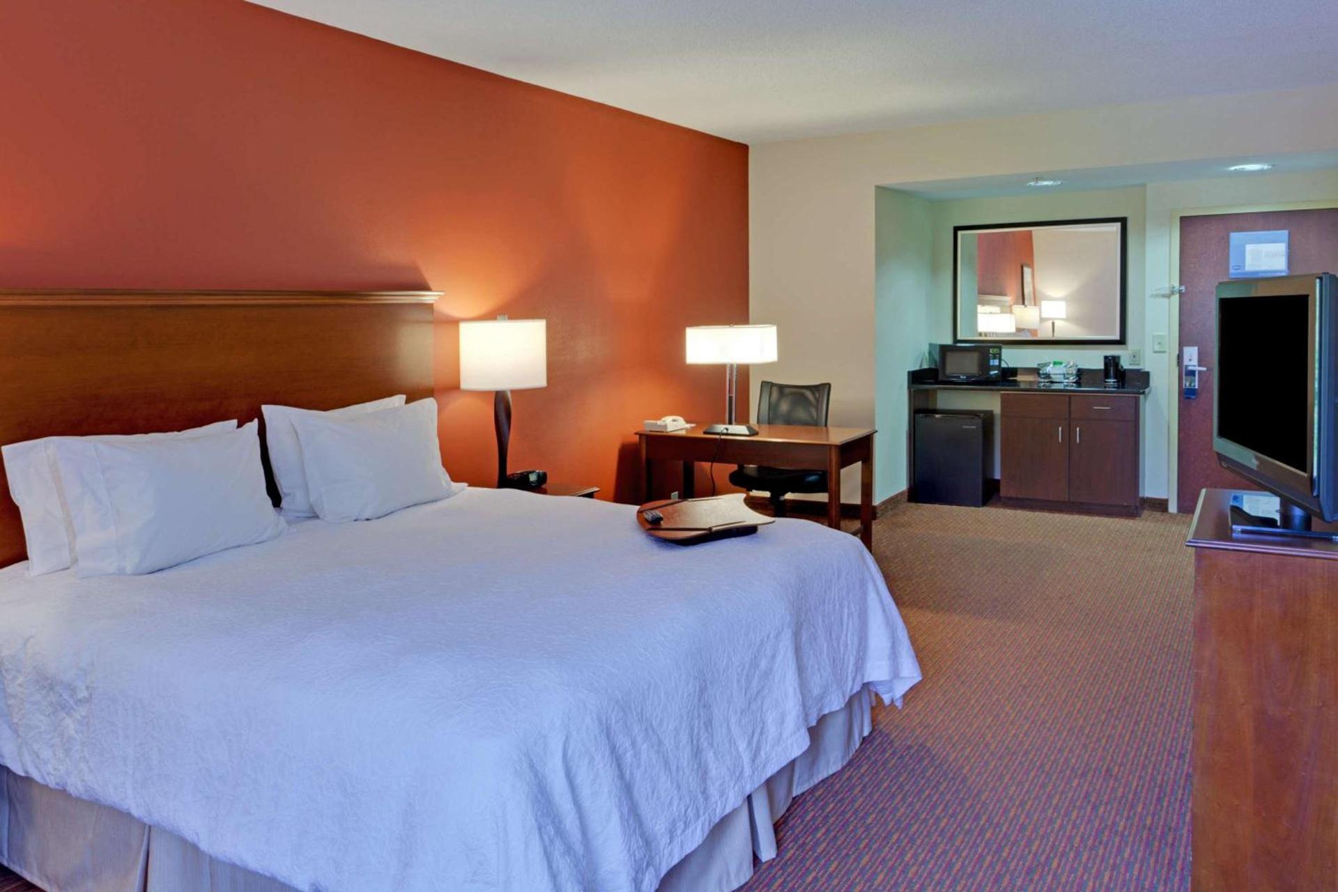 Hampton Inn Waynesboro/Stuarts Draft photo 24