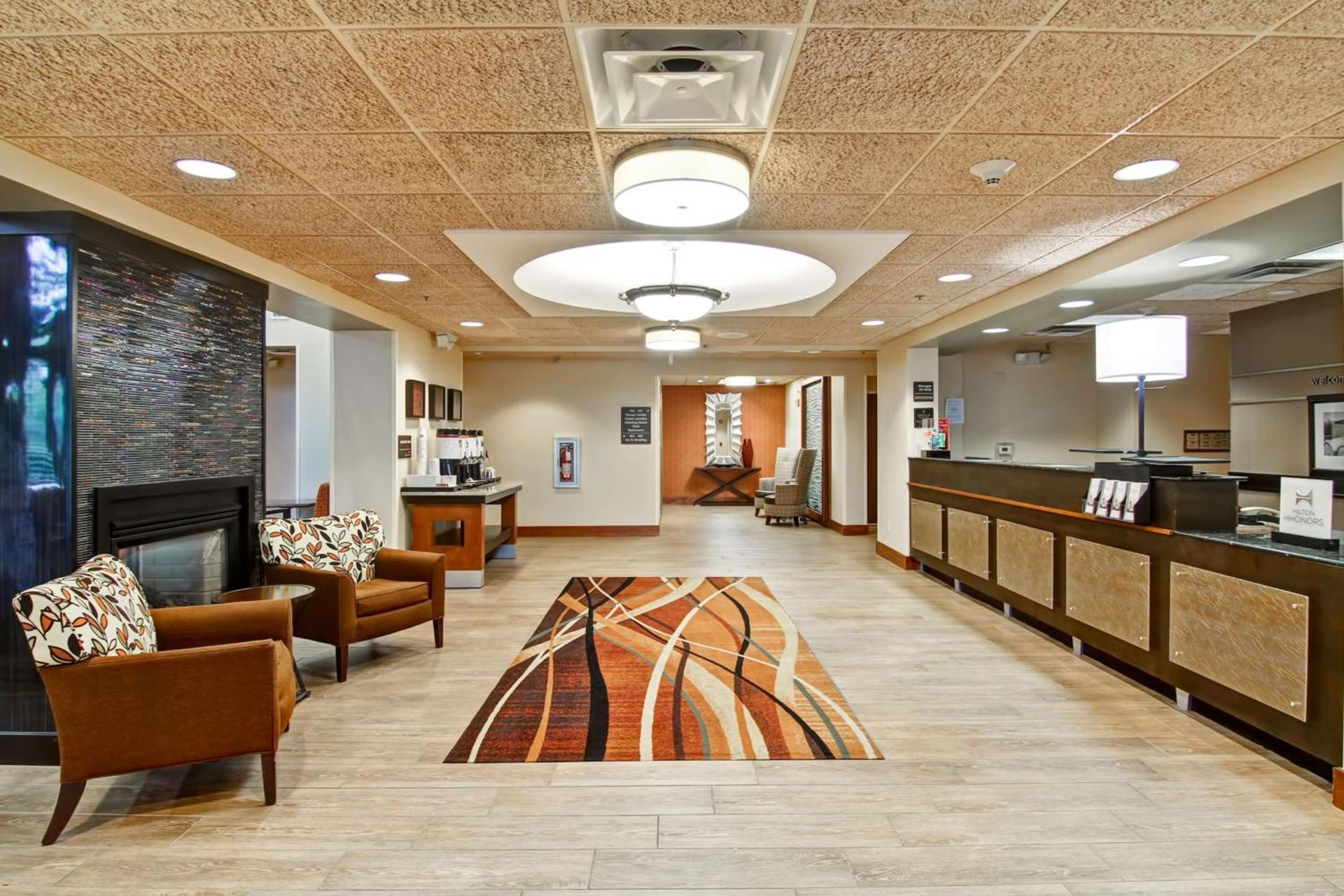 Hampton Inn & Suites Leesburg photo 8