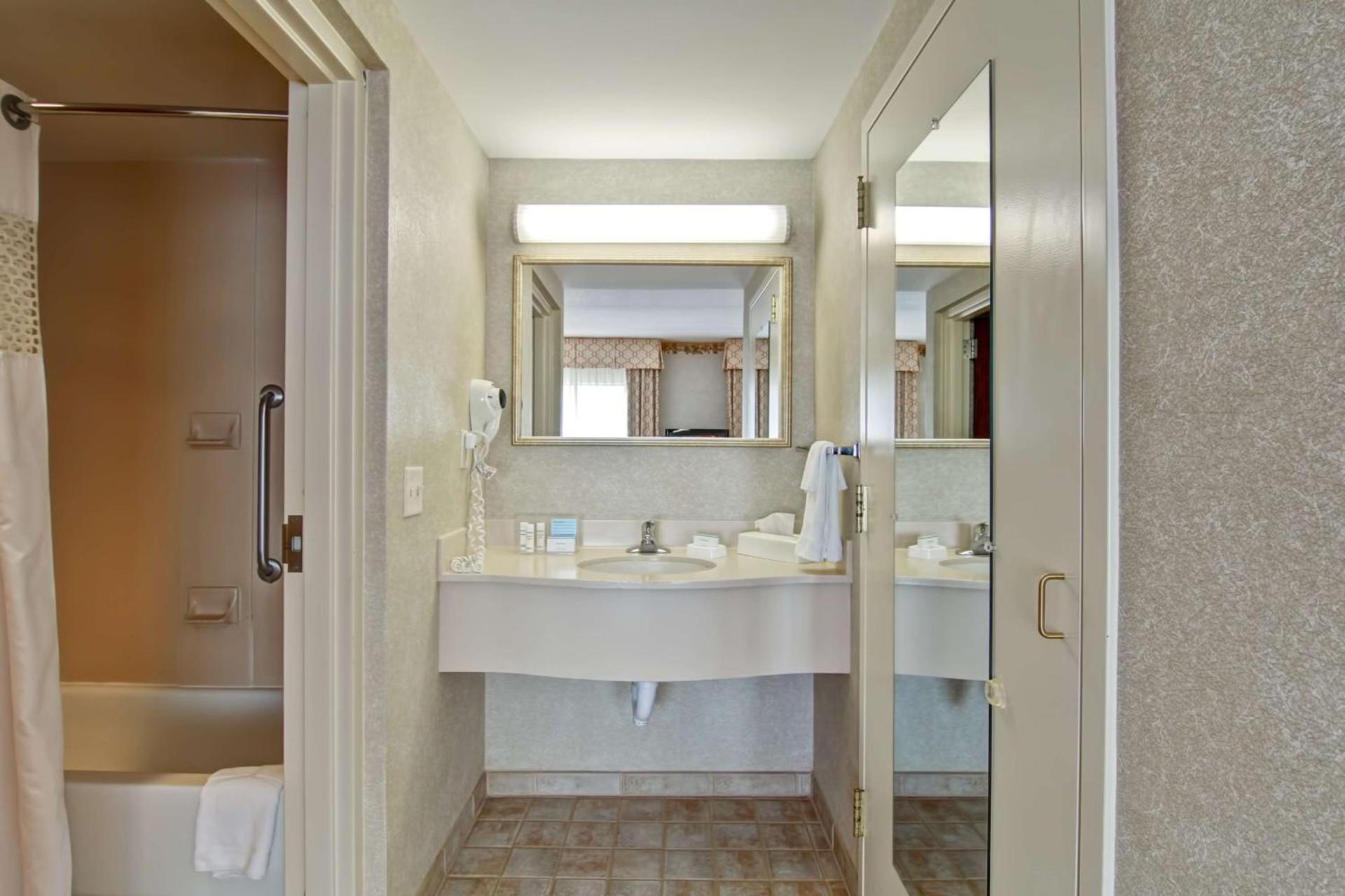 Hampton Inn & Suites Leesburg photo 19