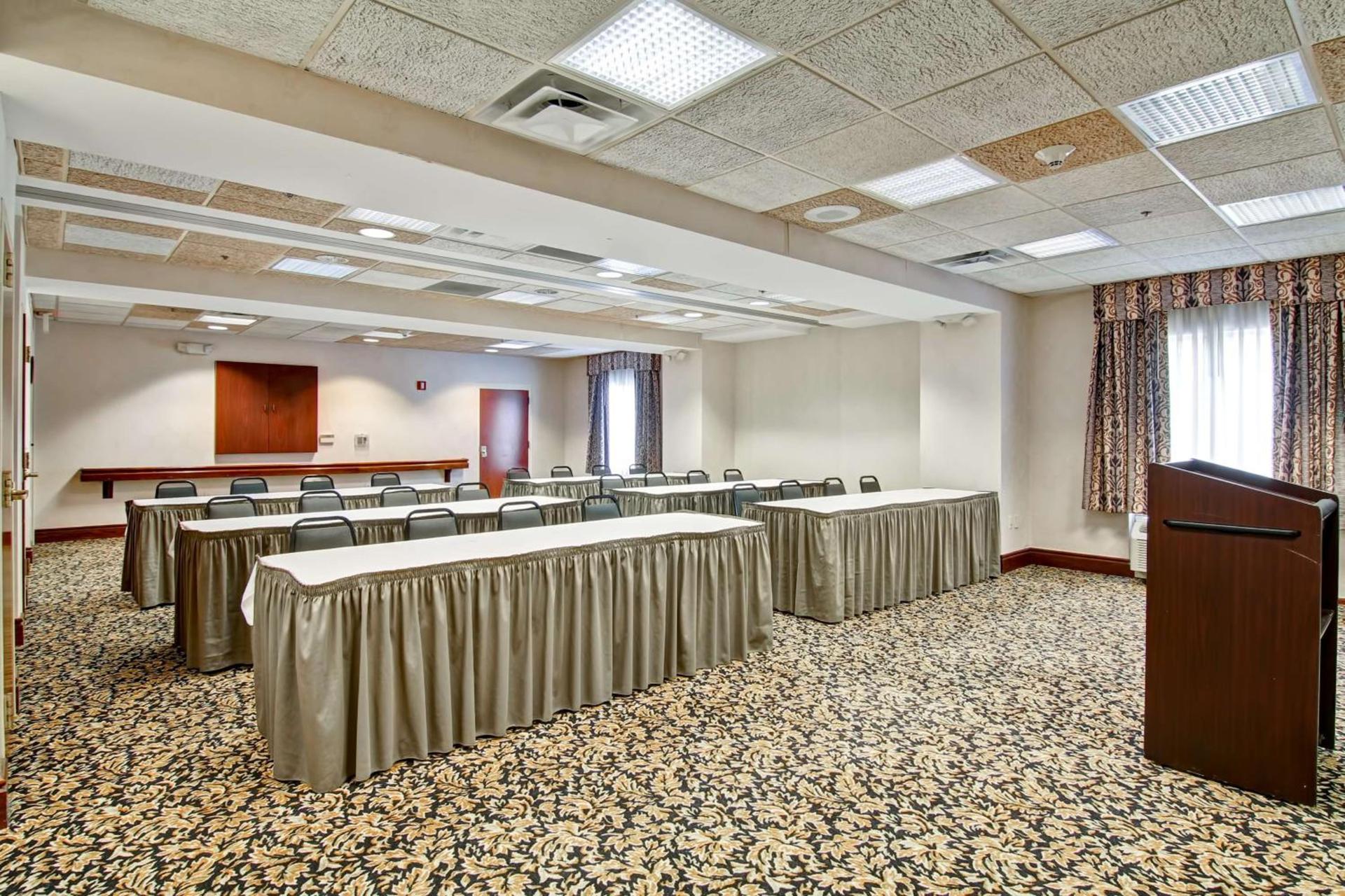 Hampton Inn & Suites Leesburg photo 33