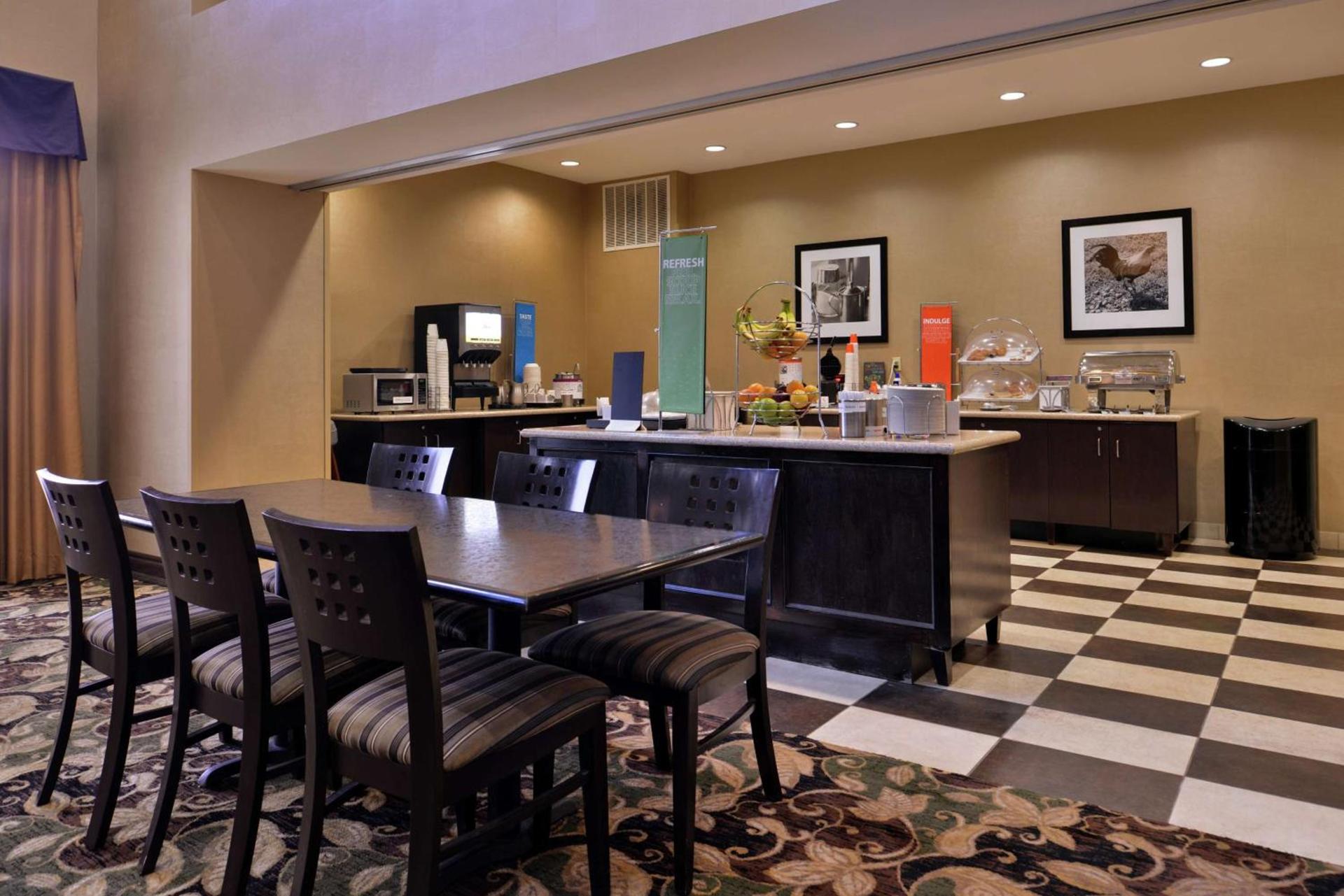 Hampton Inn & Suites Woodward photo 9