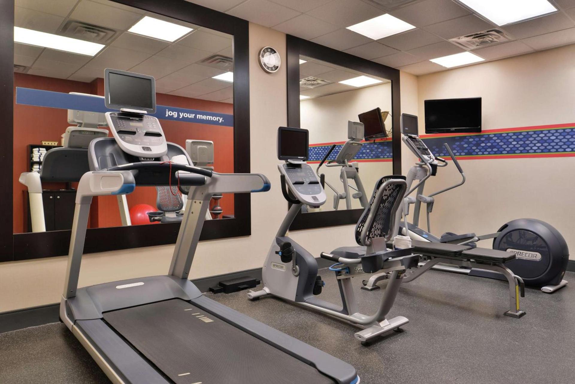 Hampton Inn & Suites Woodward photo 12