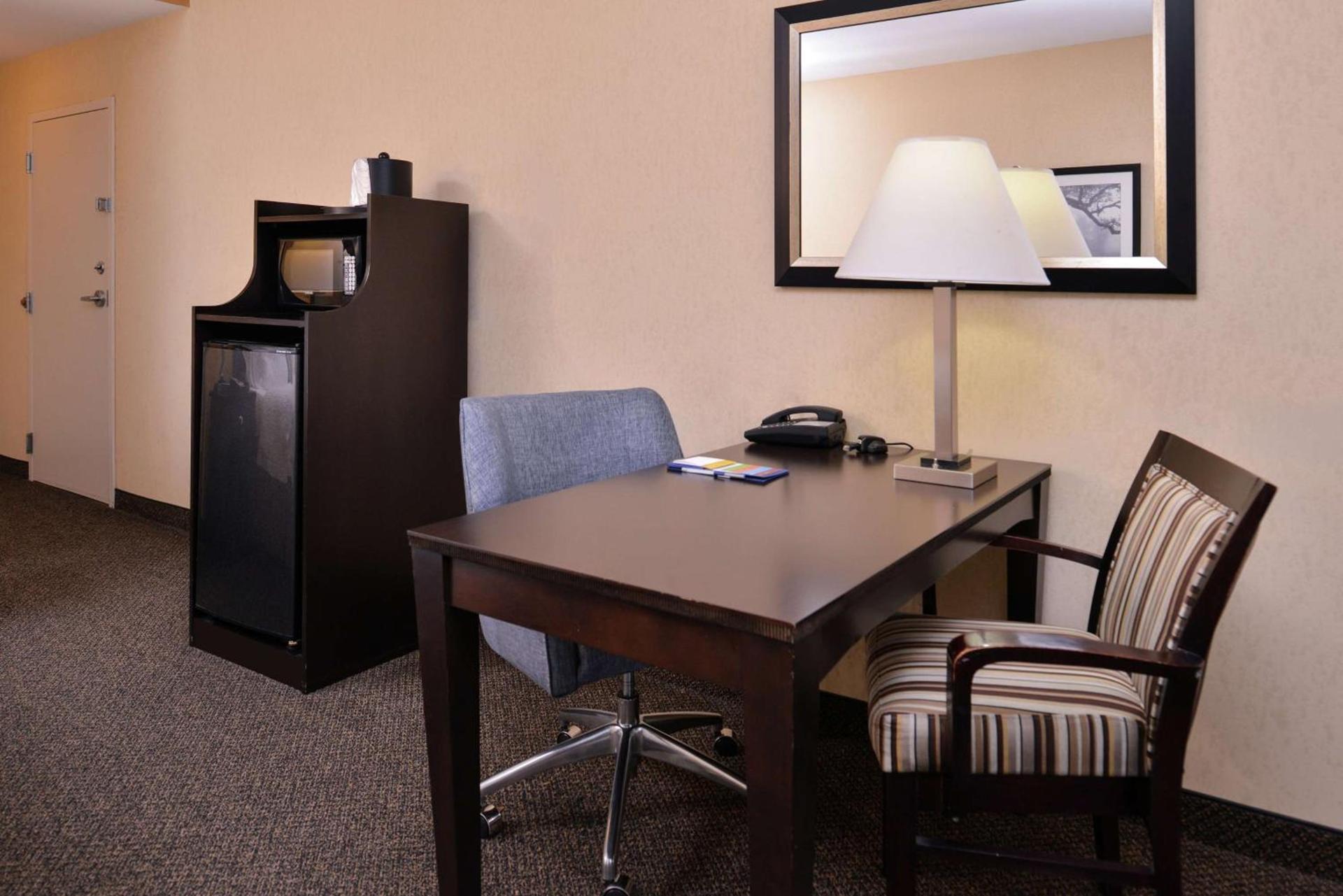 Hampton Inn & Suites Woodward photo 16