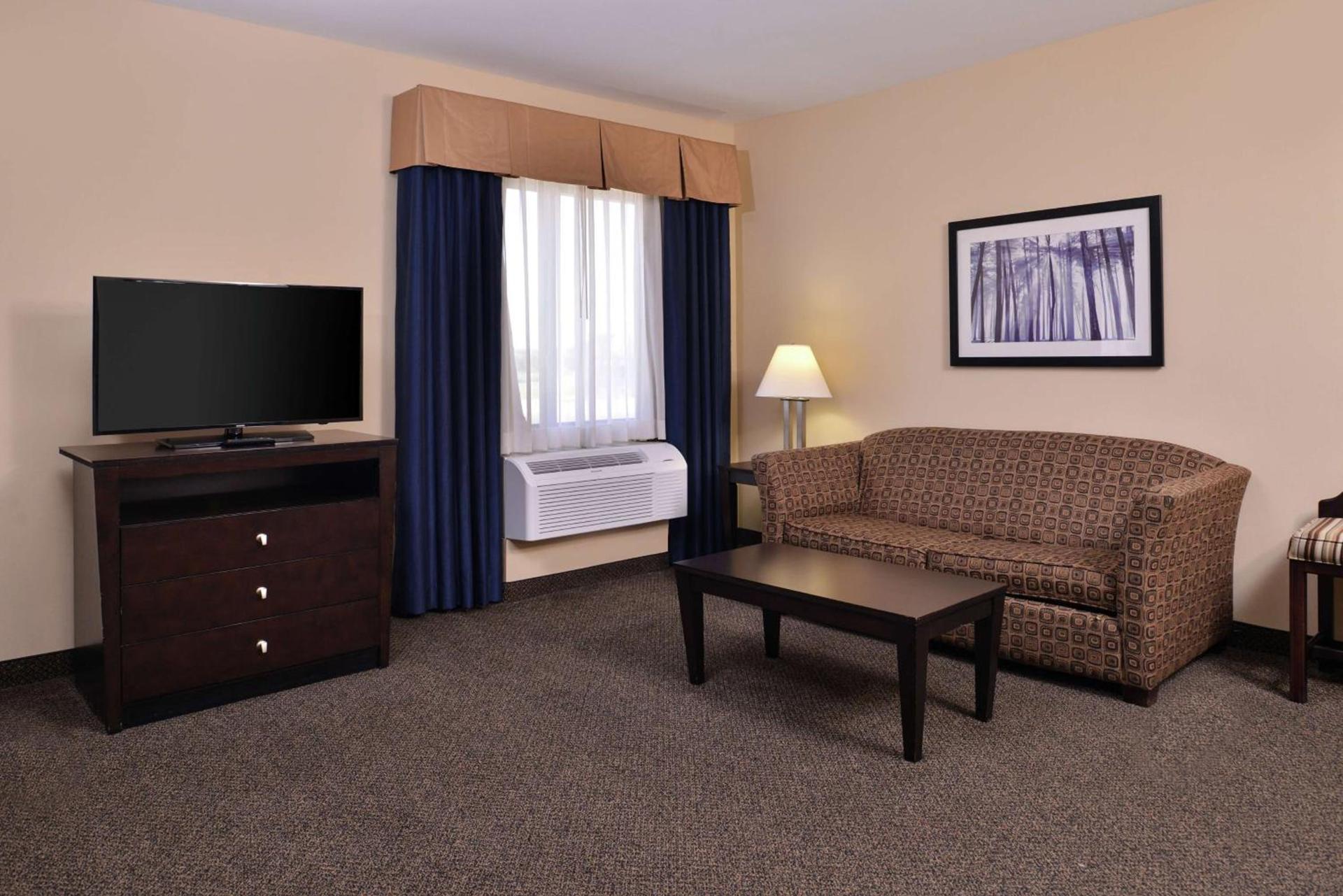 Hampton Inn & Suites Woodward photo 19