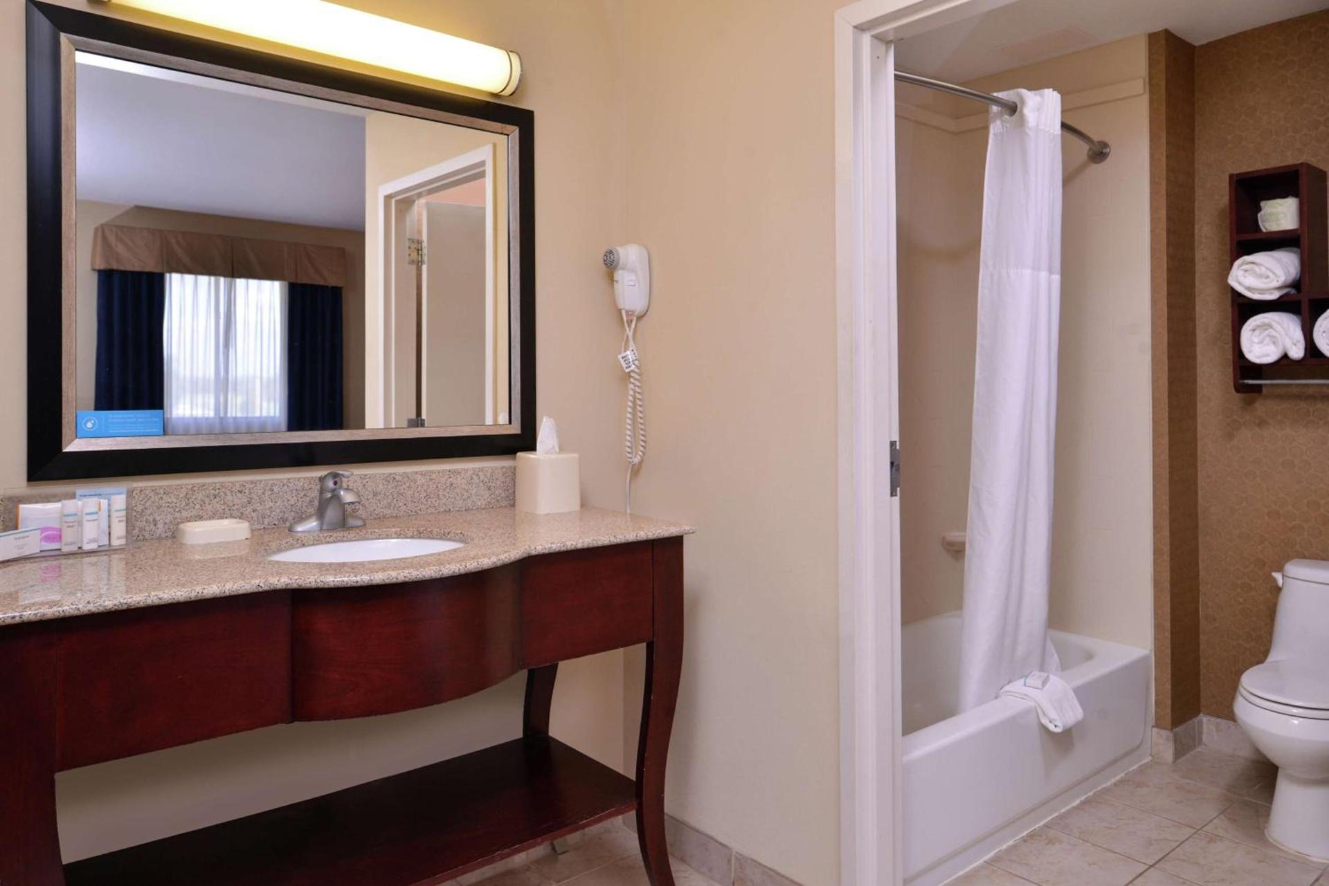 Hampton Inn & Suites Woodward photo 21