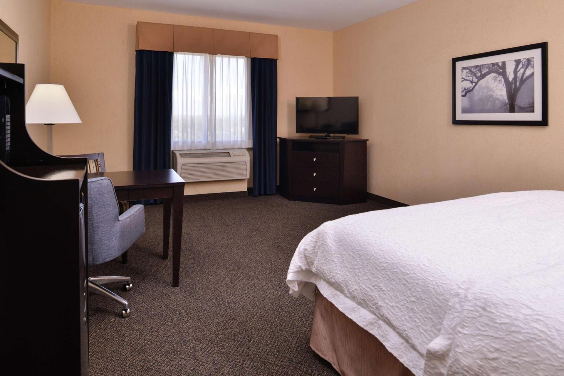 Hampton Inn & Suites Woodward photo 27