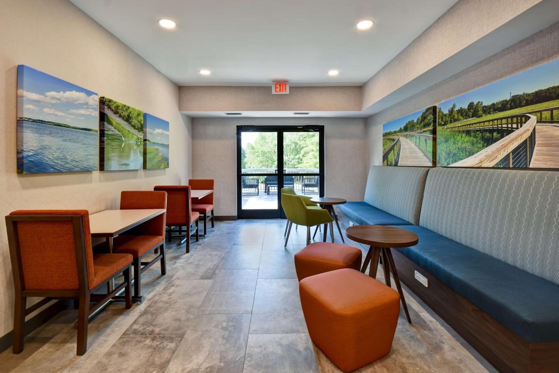 Hampton Inn Potomac Mills Woodbridge photo 9