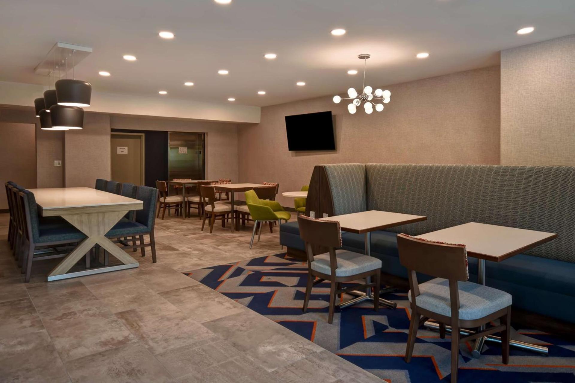 Hampton Inn Potomac Mills Woodbridge photo 17