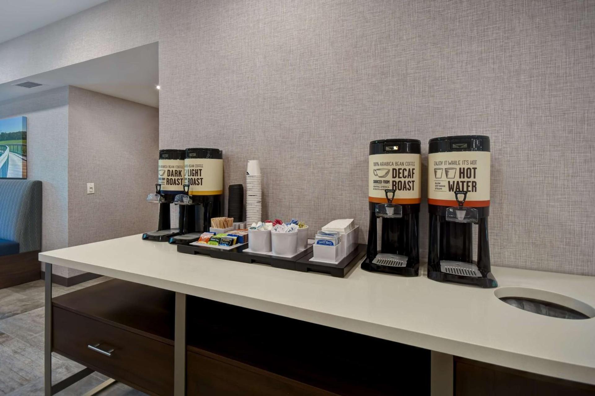 Hampton Inn Potomac Mills Woodbridge photo 20