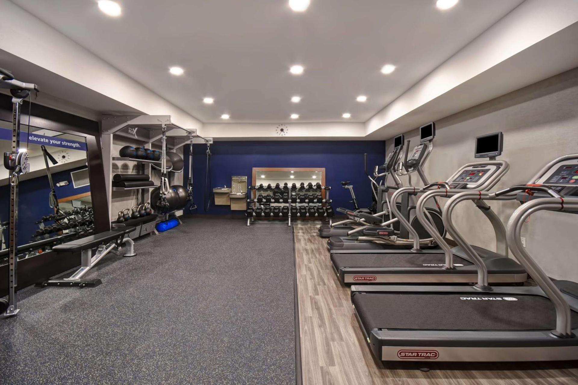 Hampton Inn Potomac Mills Woodbridge photo 25