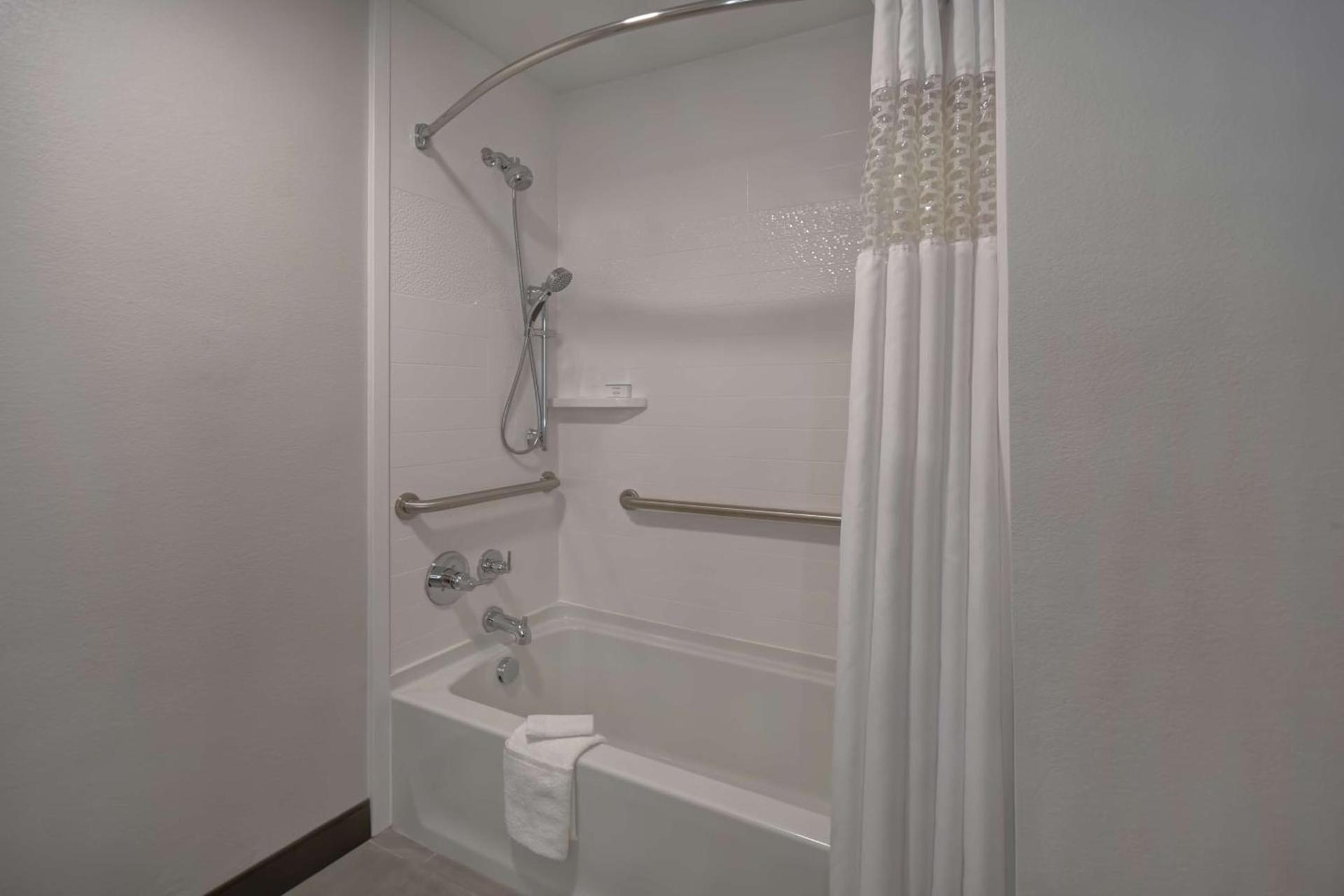 Hampton Inn Potomac Mills Woodbridge photo 30