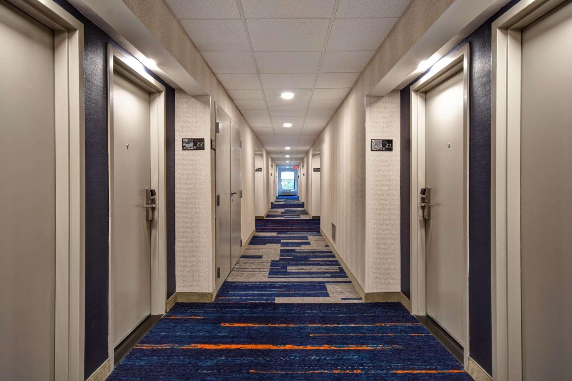 Hampton Inn Potomac Mills Woodbridge photo 44