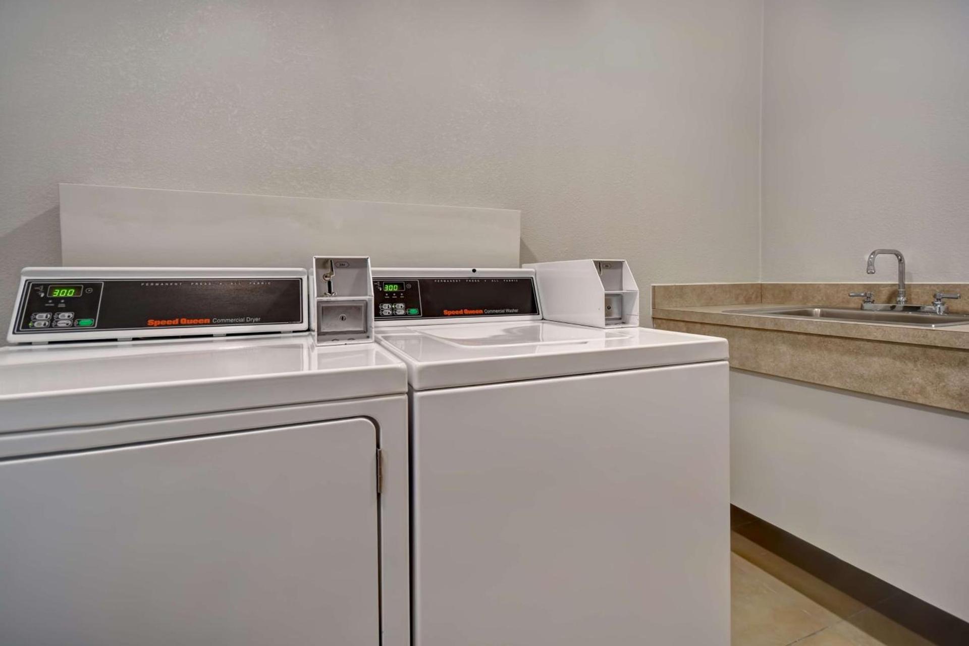 Hampton Inn Potomac Mills Woodbridge photo 45