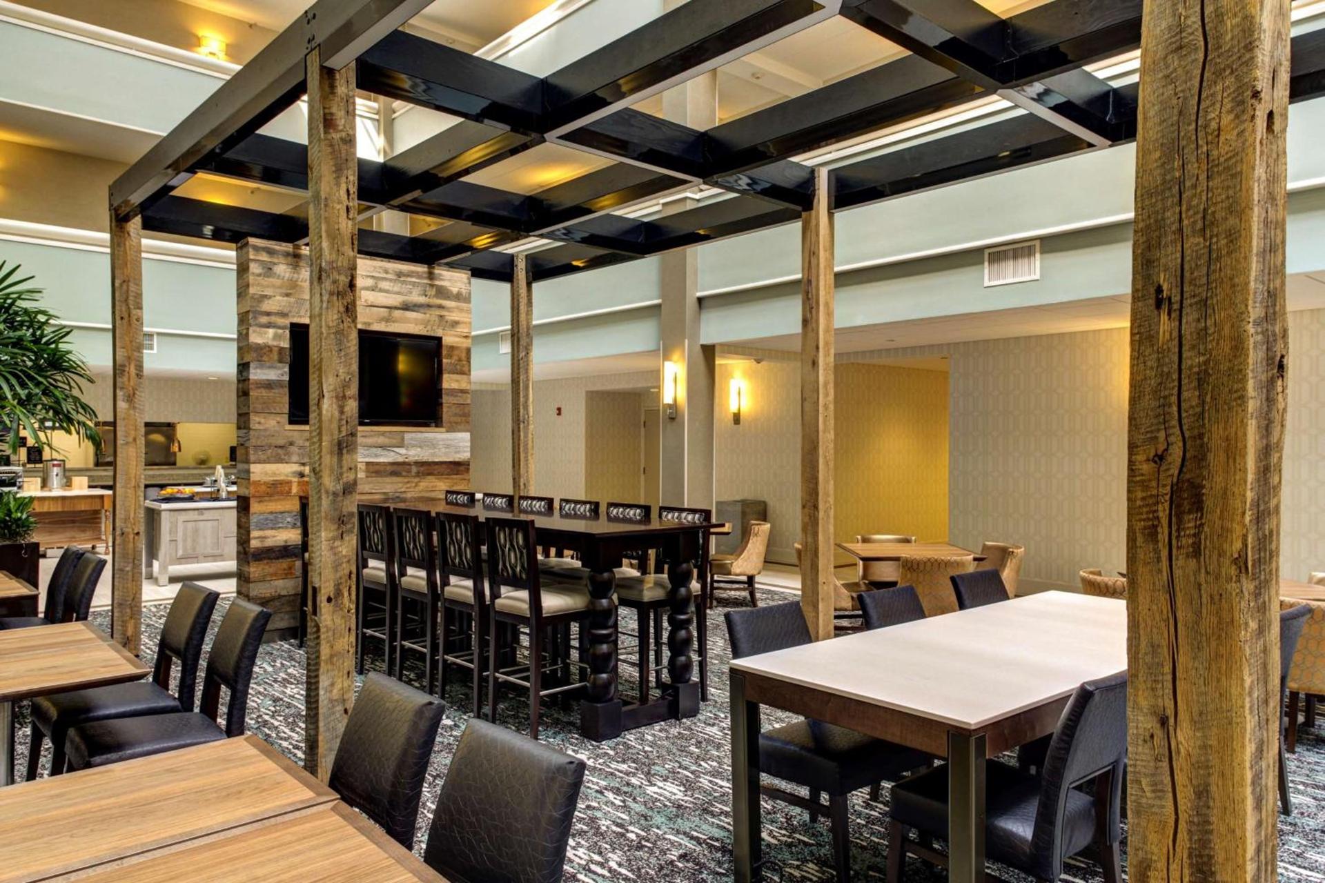 Embassy Suites Williamsburg photo 14