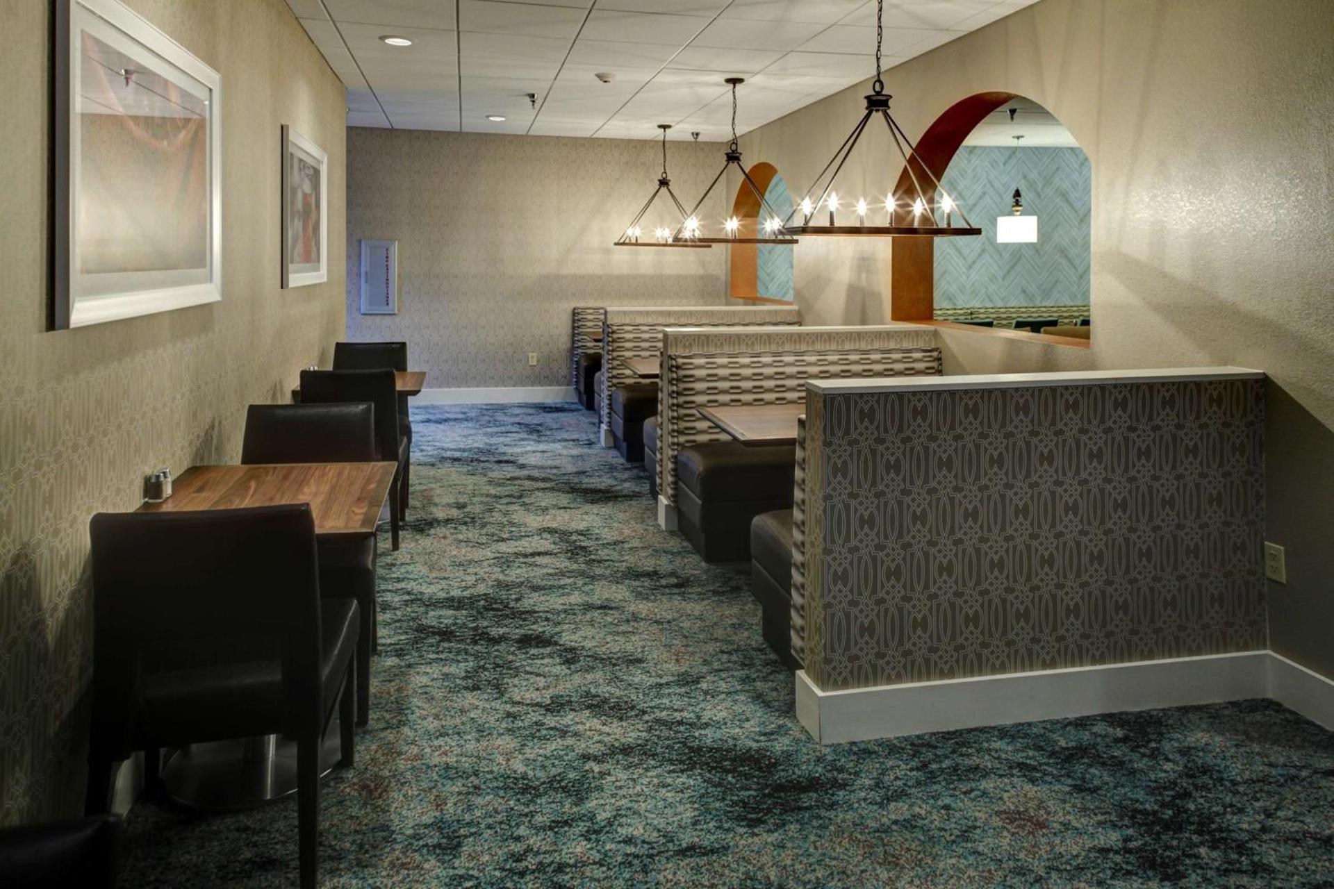 Embassy Suites Williamsburg photo 11