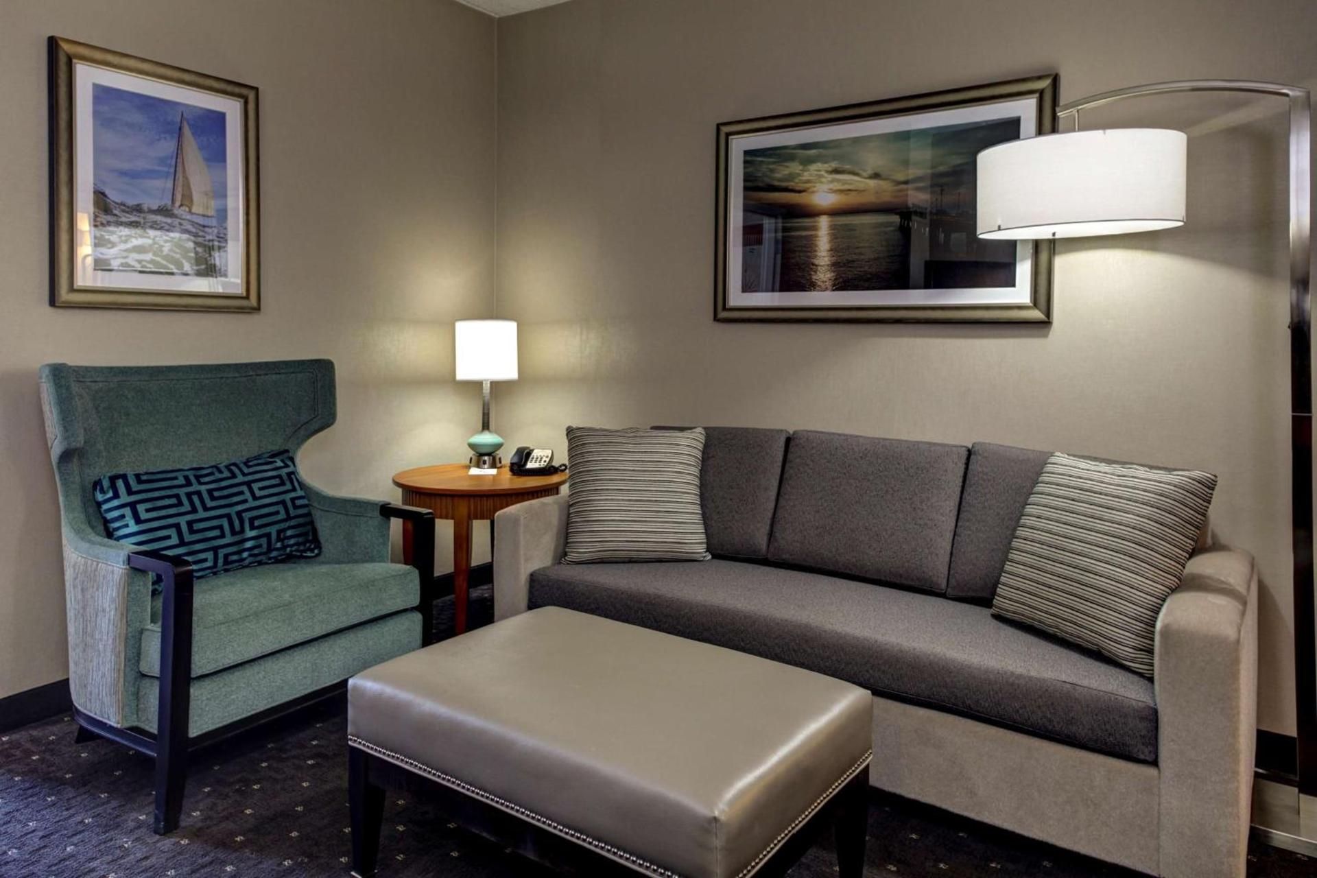 Embassy Suites Williamsburg photo 24
