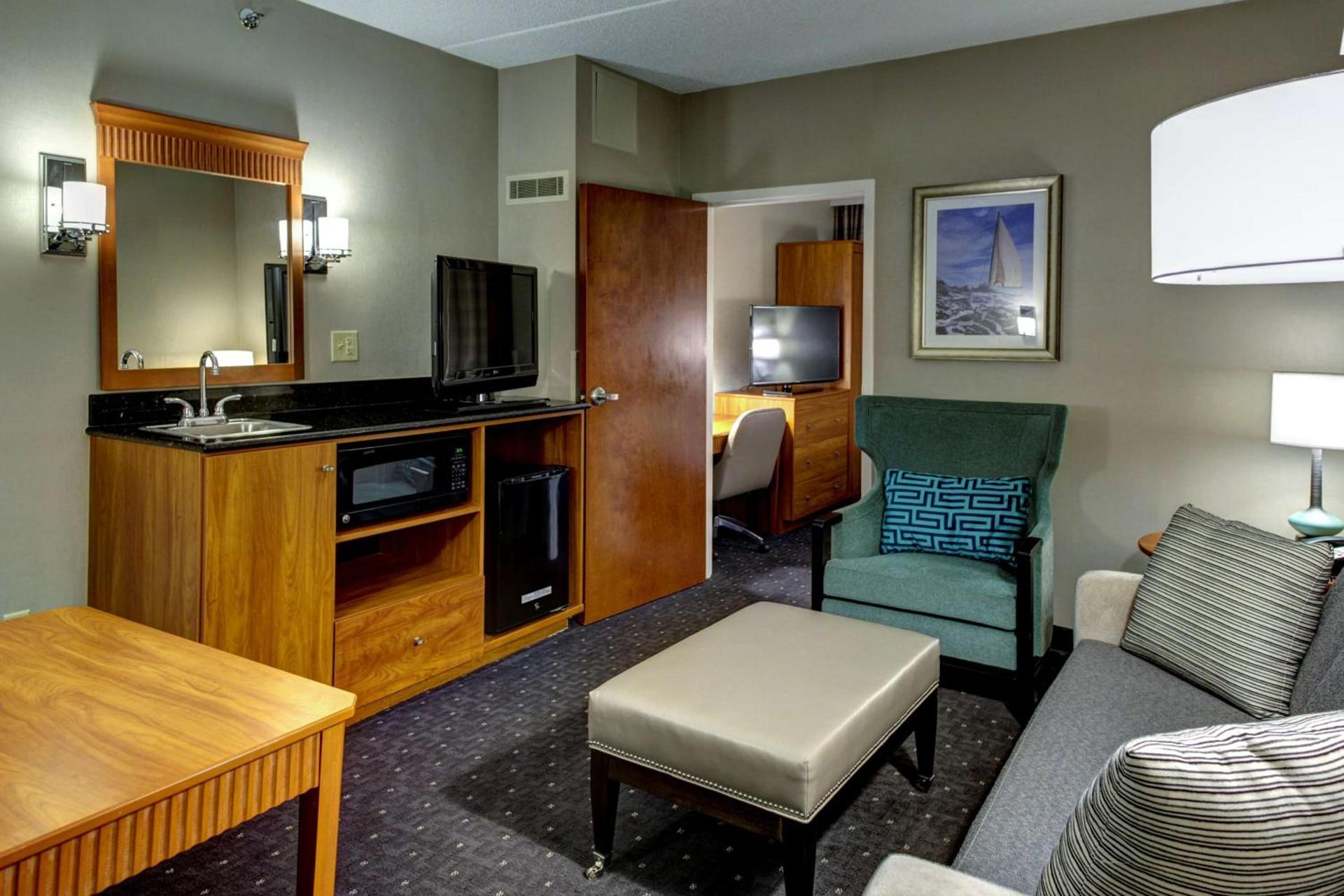 Embassy Suites Williamsburg photo 27