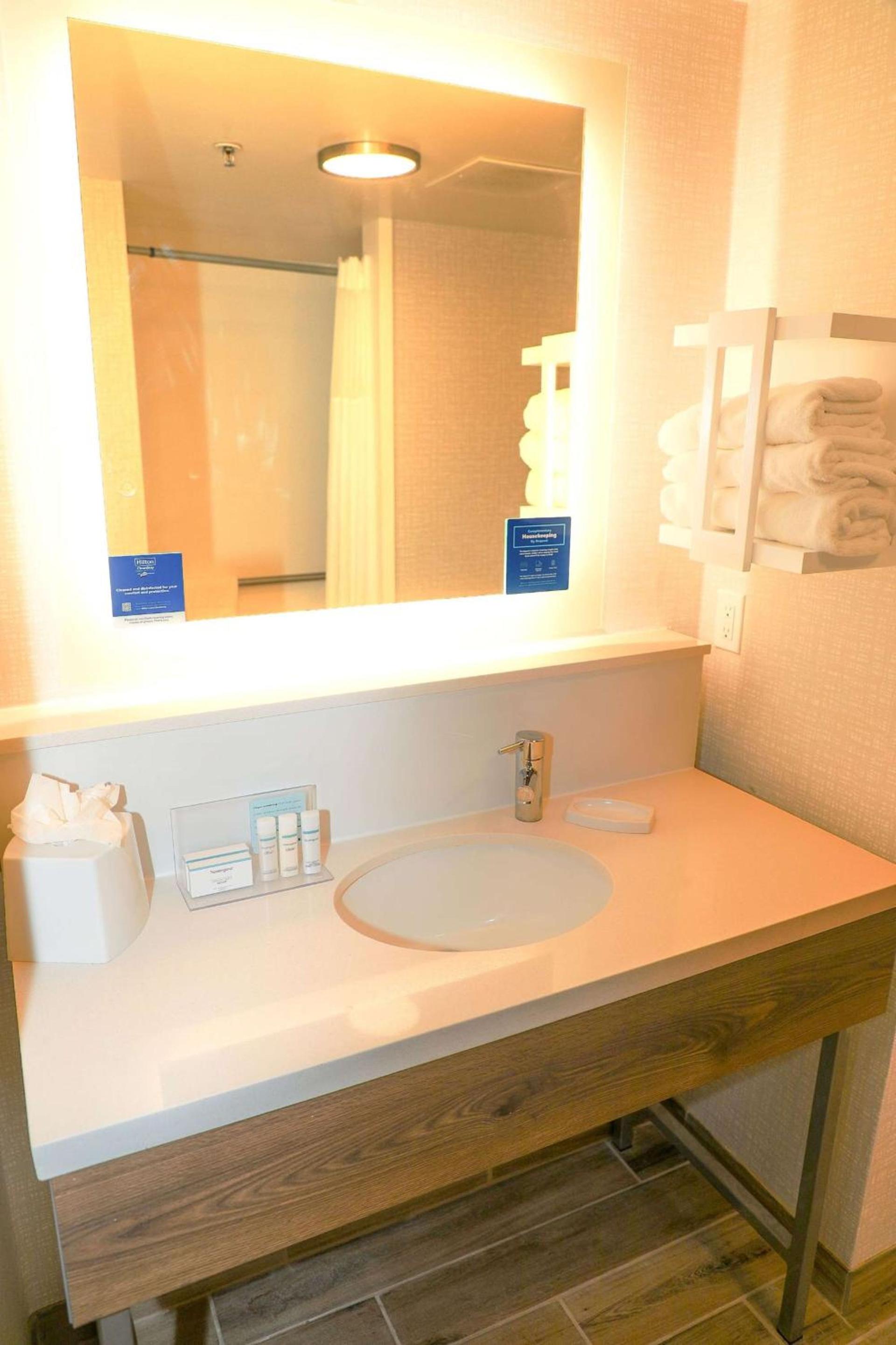 Hampton Inn Ellensburg photo 31