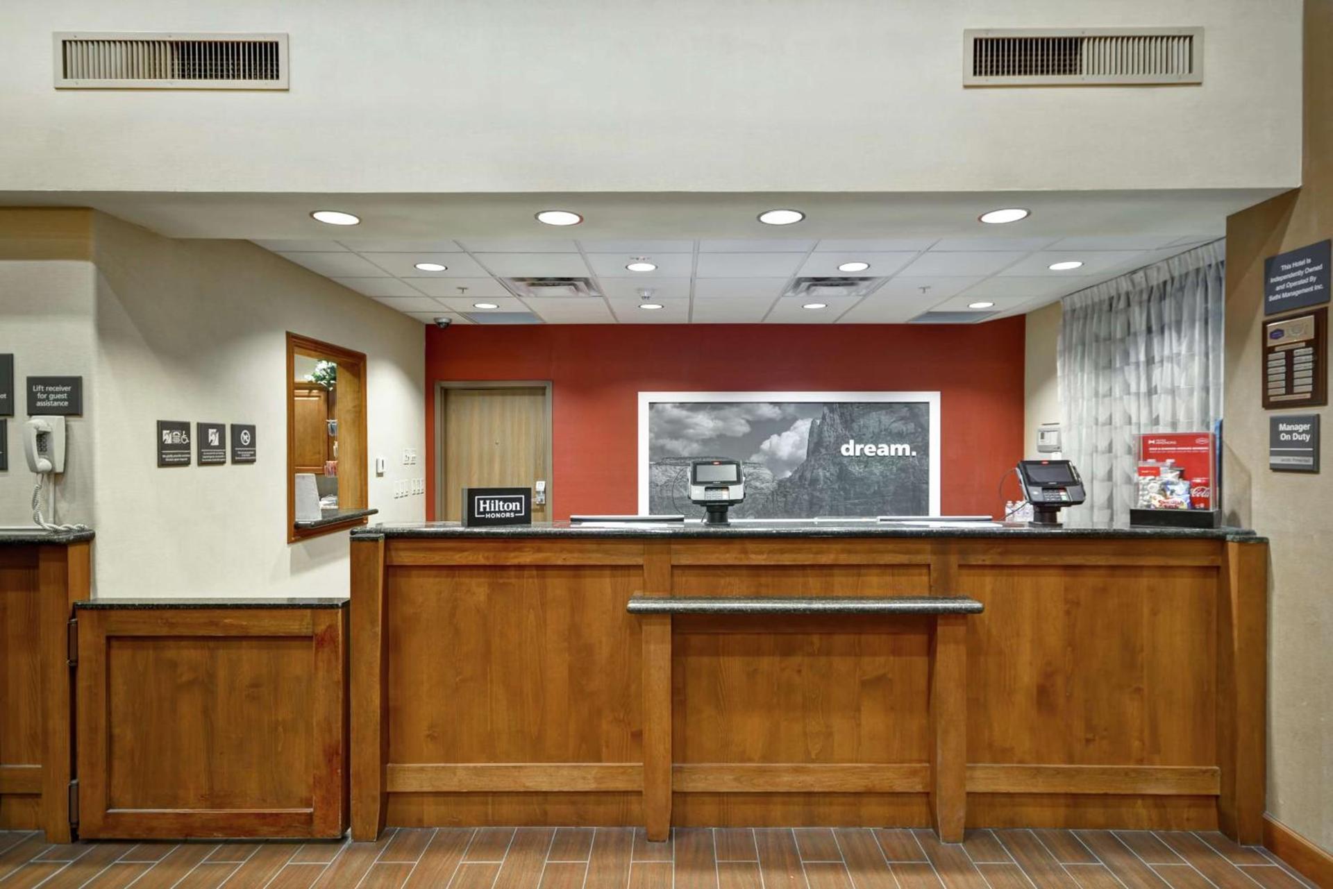 Hampton Inn & Suites Yuma photo 4