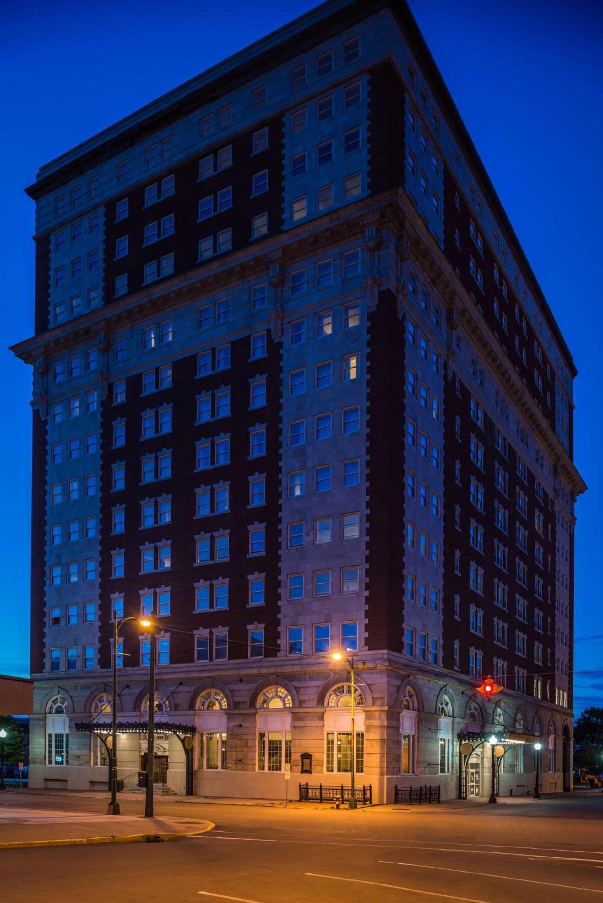DoubleTree by Hilton Utica photo 5