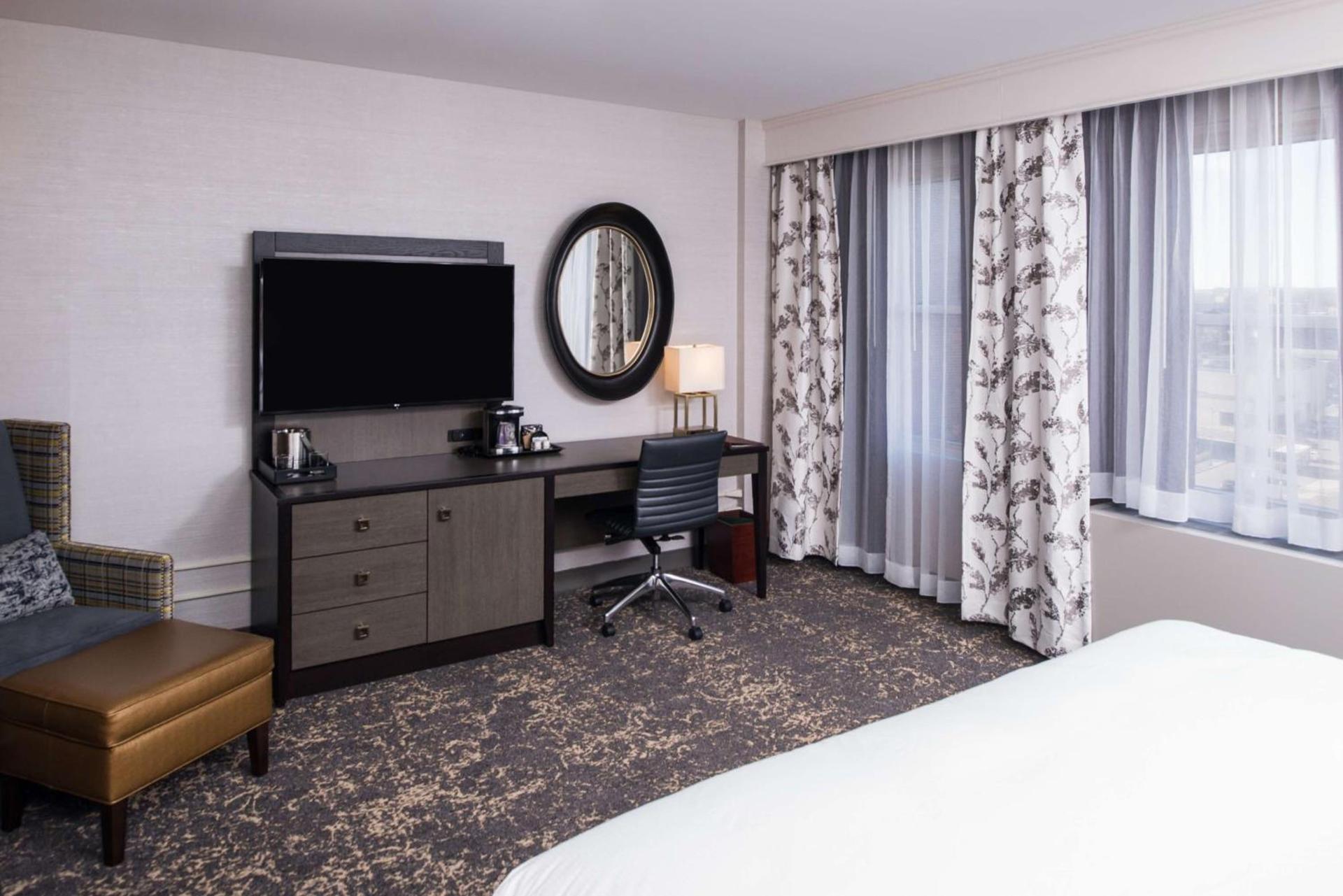 DoubleTree by Hilton Utica photo 30