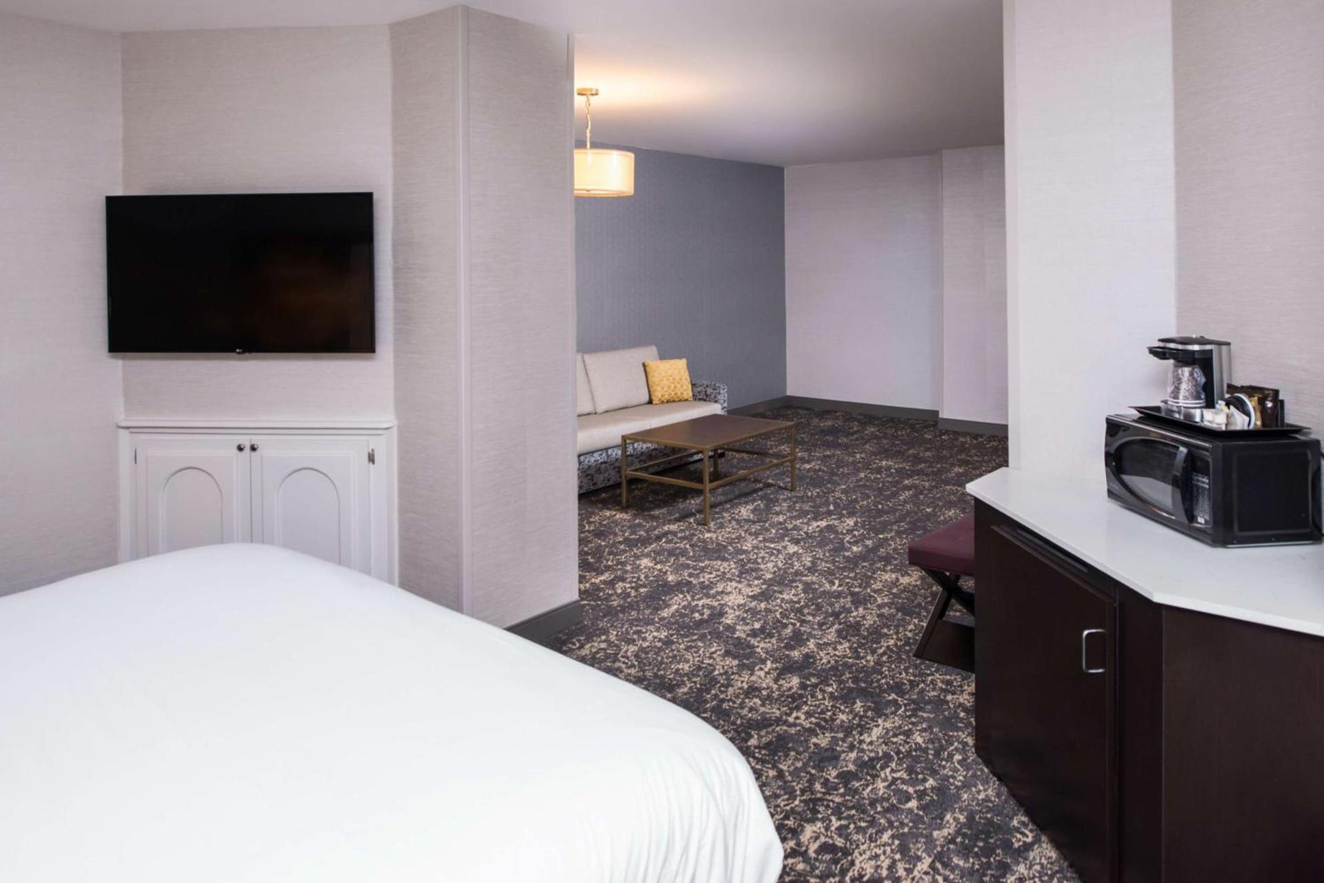 DoubleTree by Hilton Utica photo 40