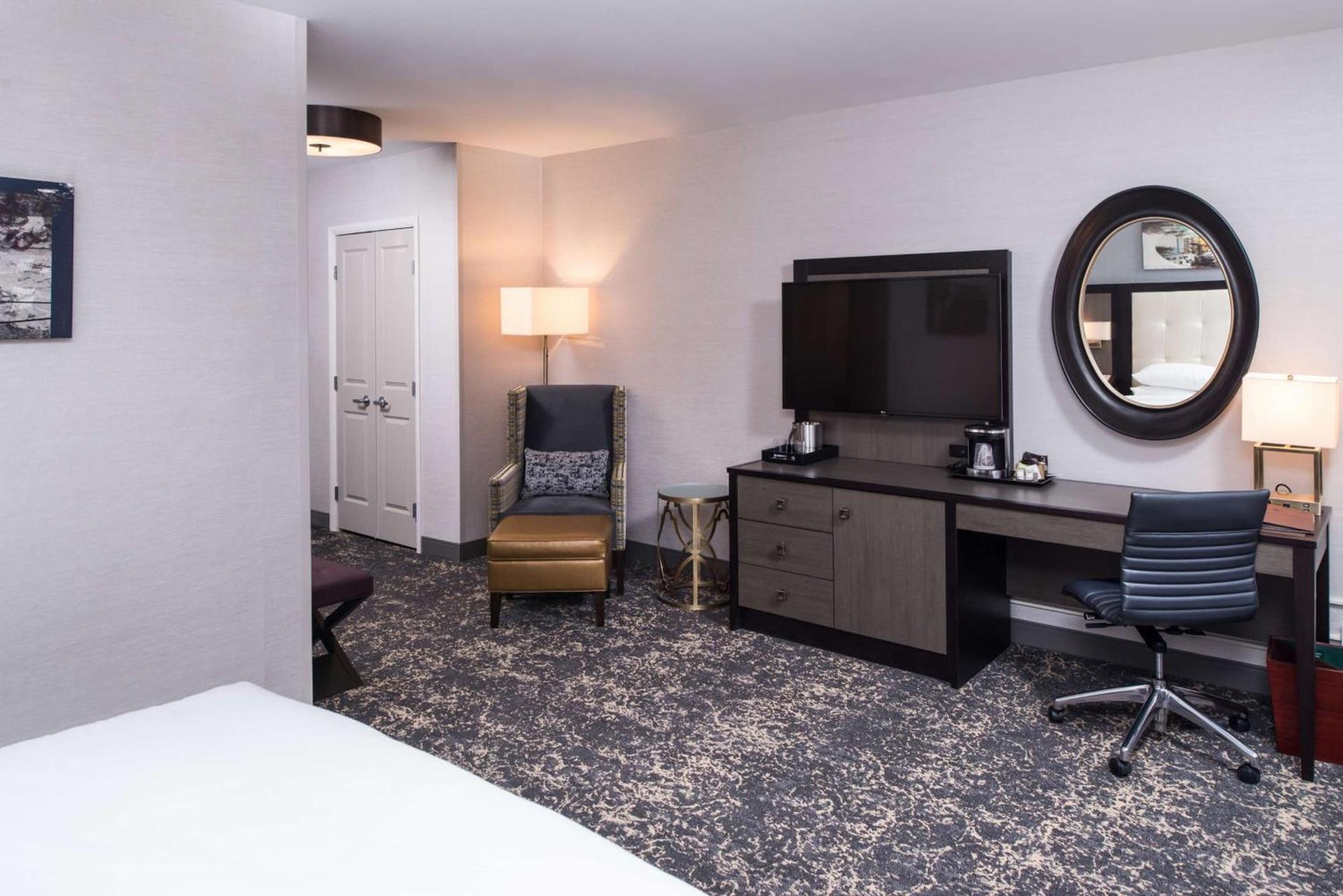 DoubleTree by Hilton Utica photo 42