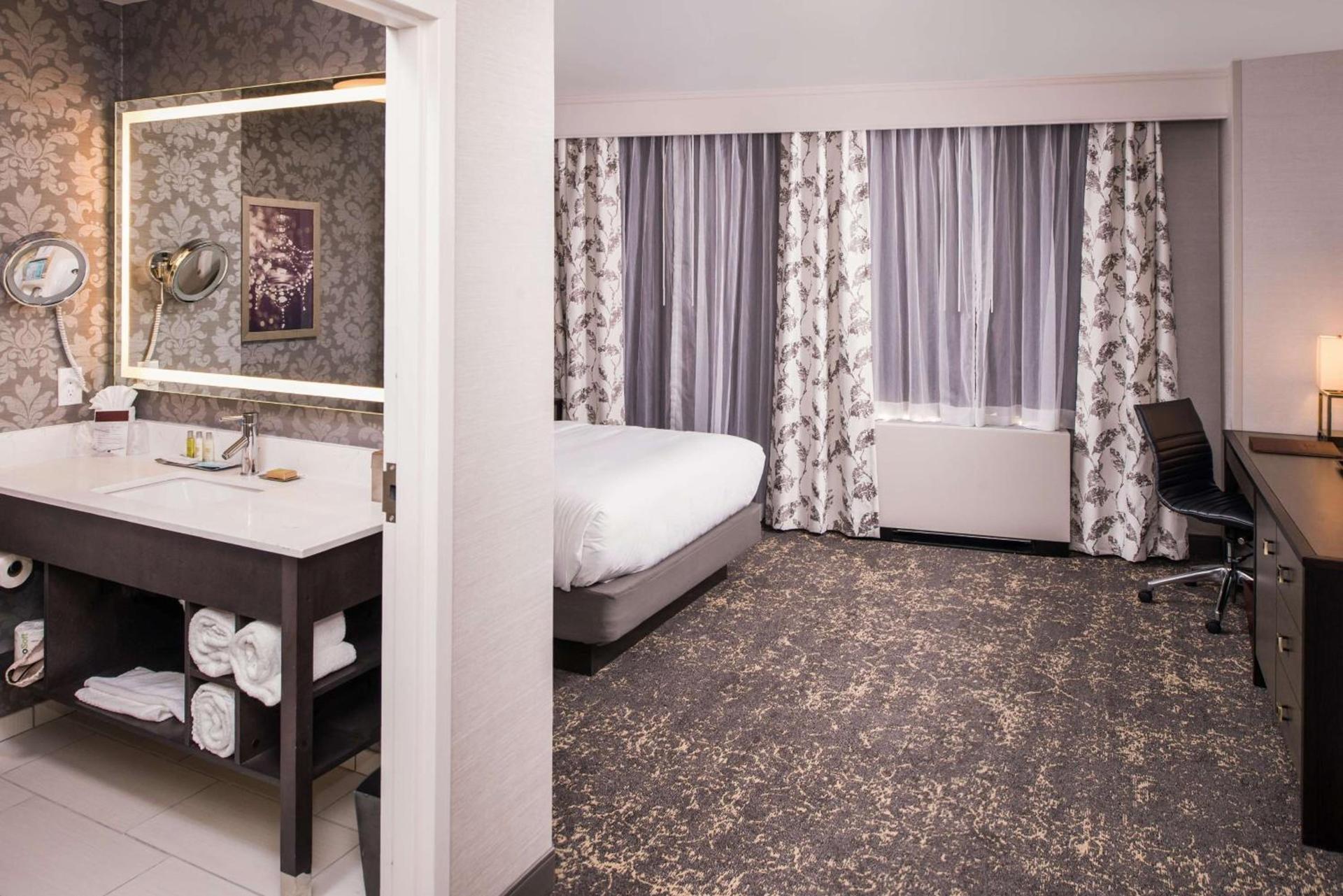 DoubleTree by Hilton Utica photo 43