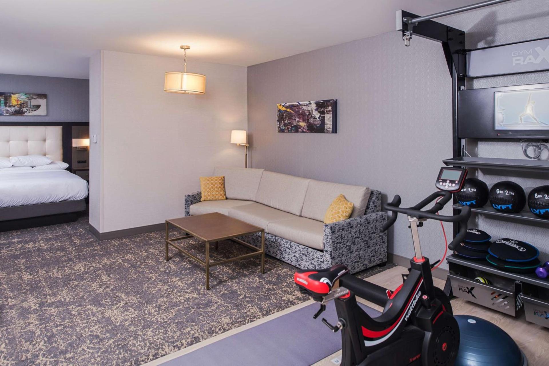 DoubleTree by Hilton Utica photo 48