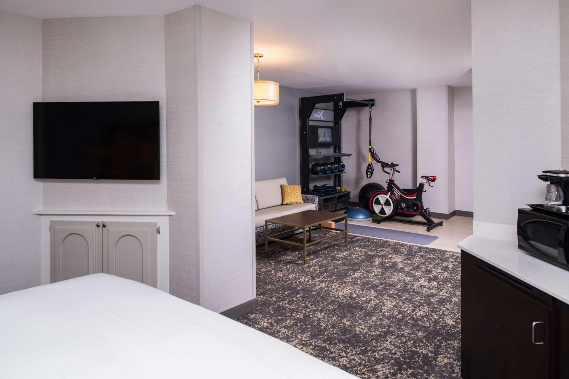 DoubleTree by Hilton Utica photo 50