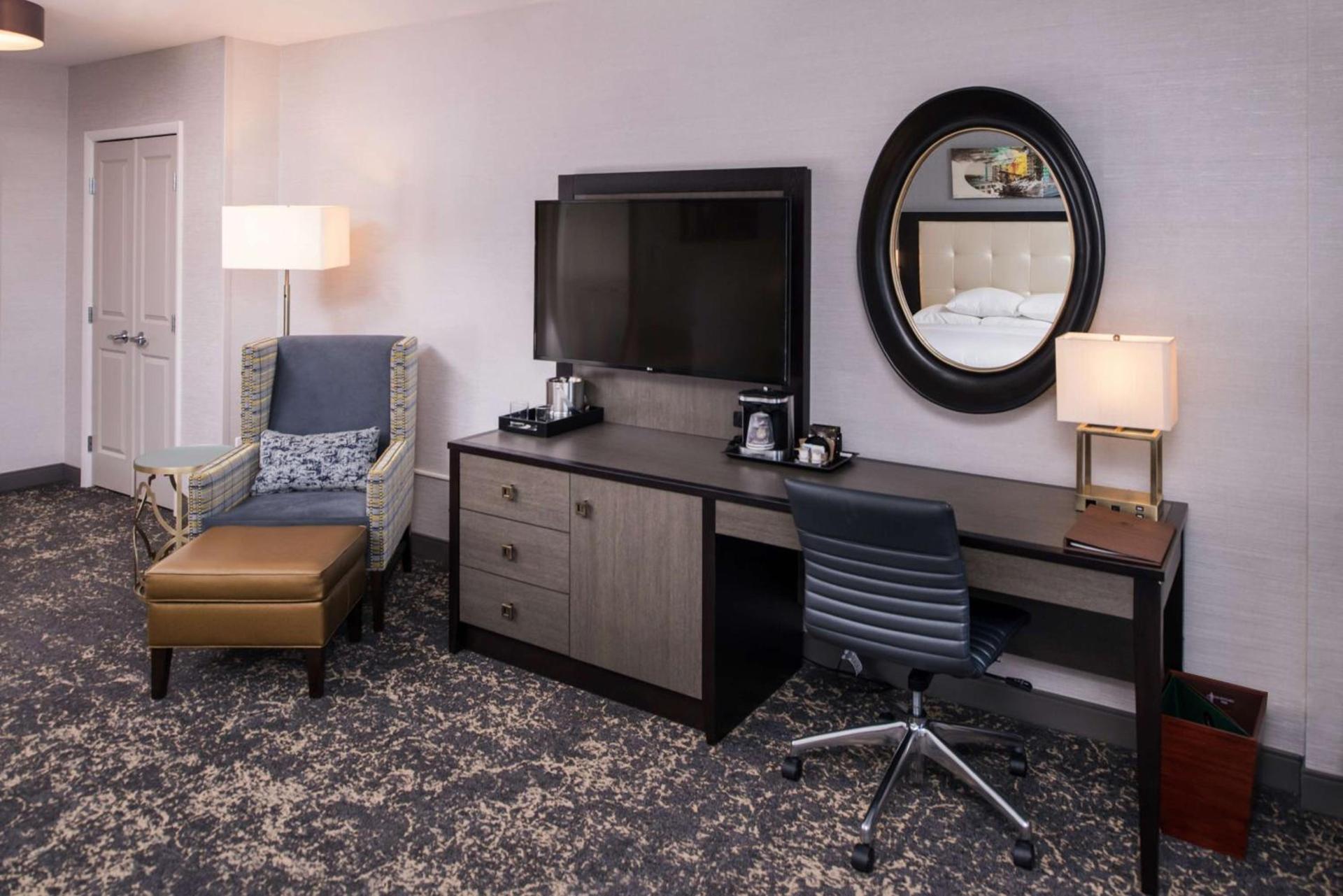 DoubleTree by Hilton Utica photo 55