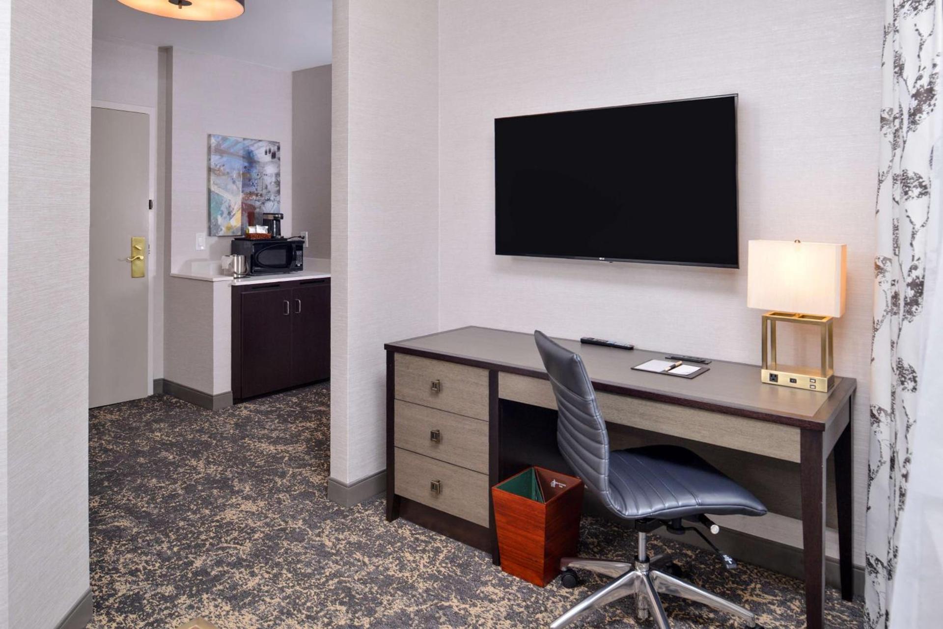 DoubleTree by Hilton Utica photo 66