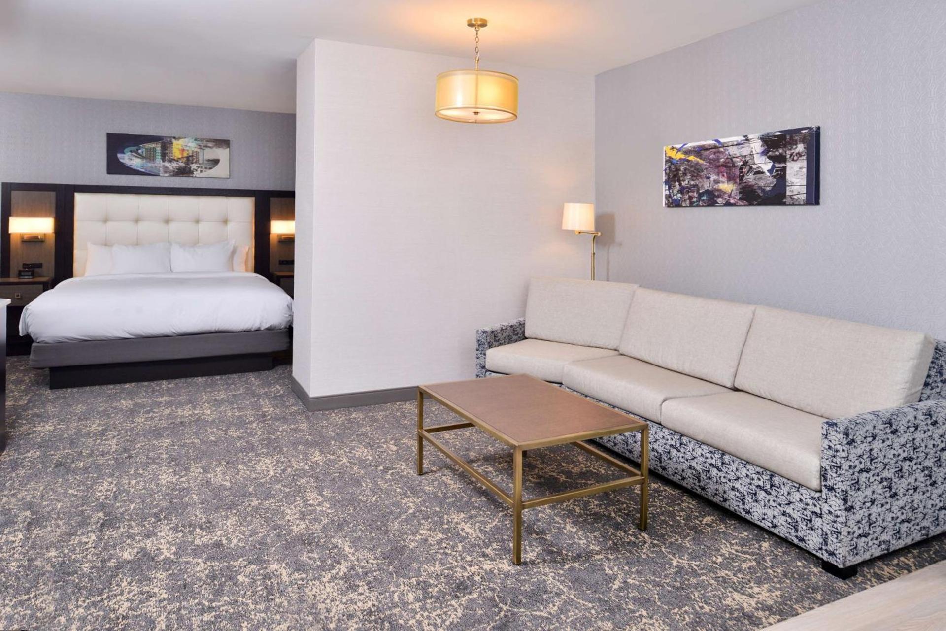 DoubleTree by Hilton Utica photo 70