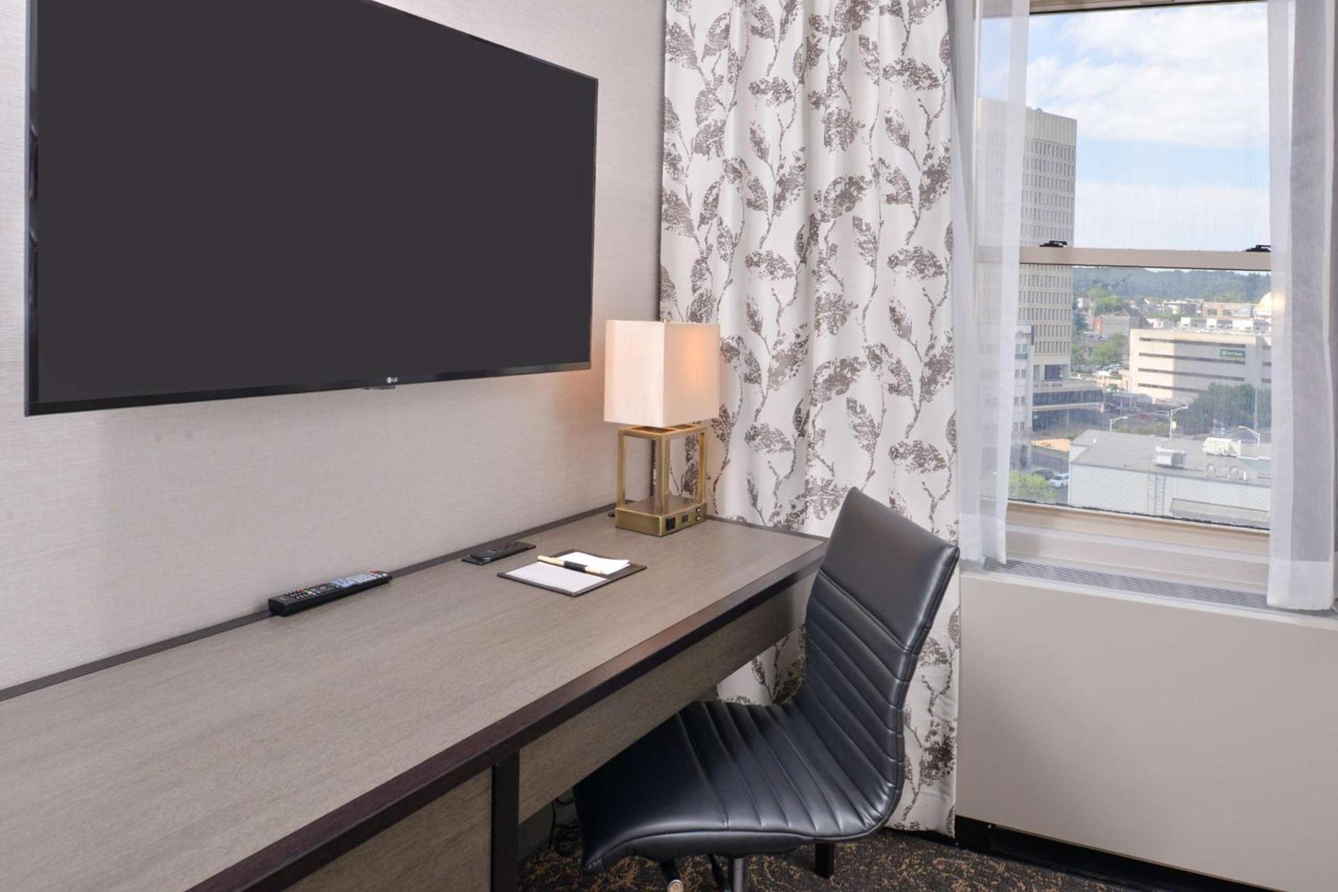 DoubleTree by Hilton Utica photo 77