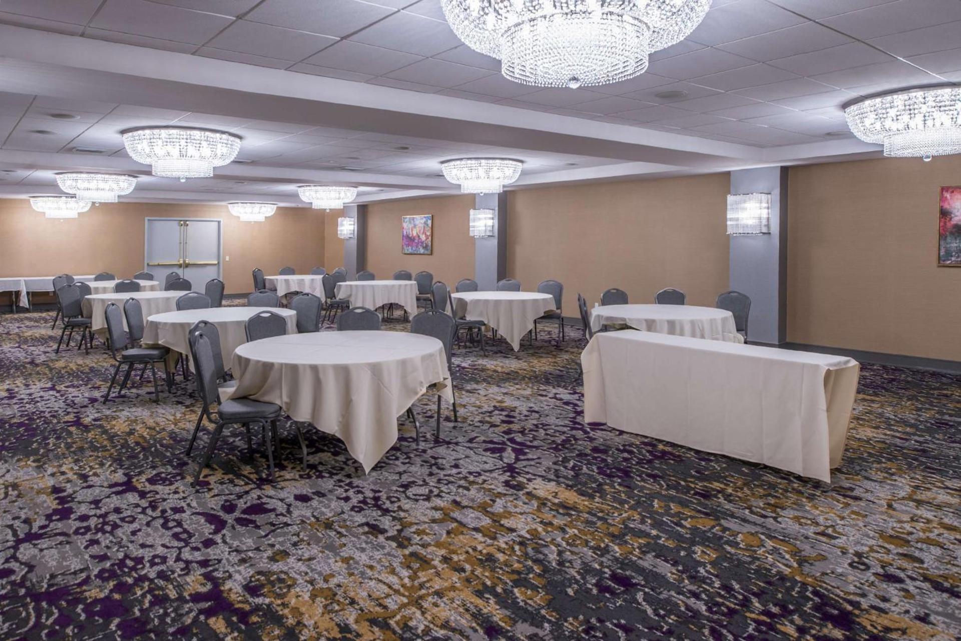 DoubleTree by Hilton Utica photo 84