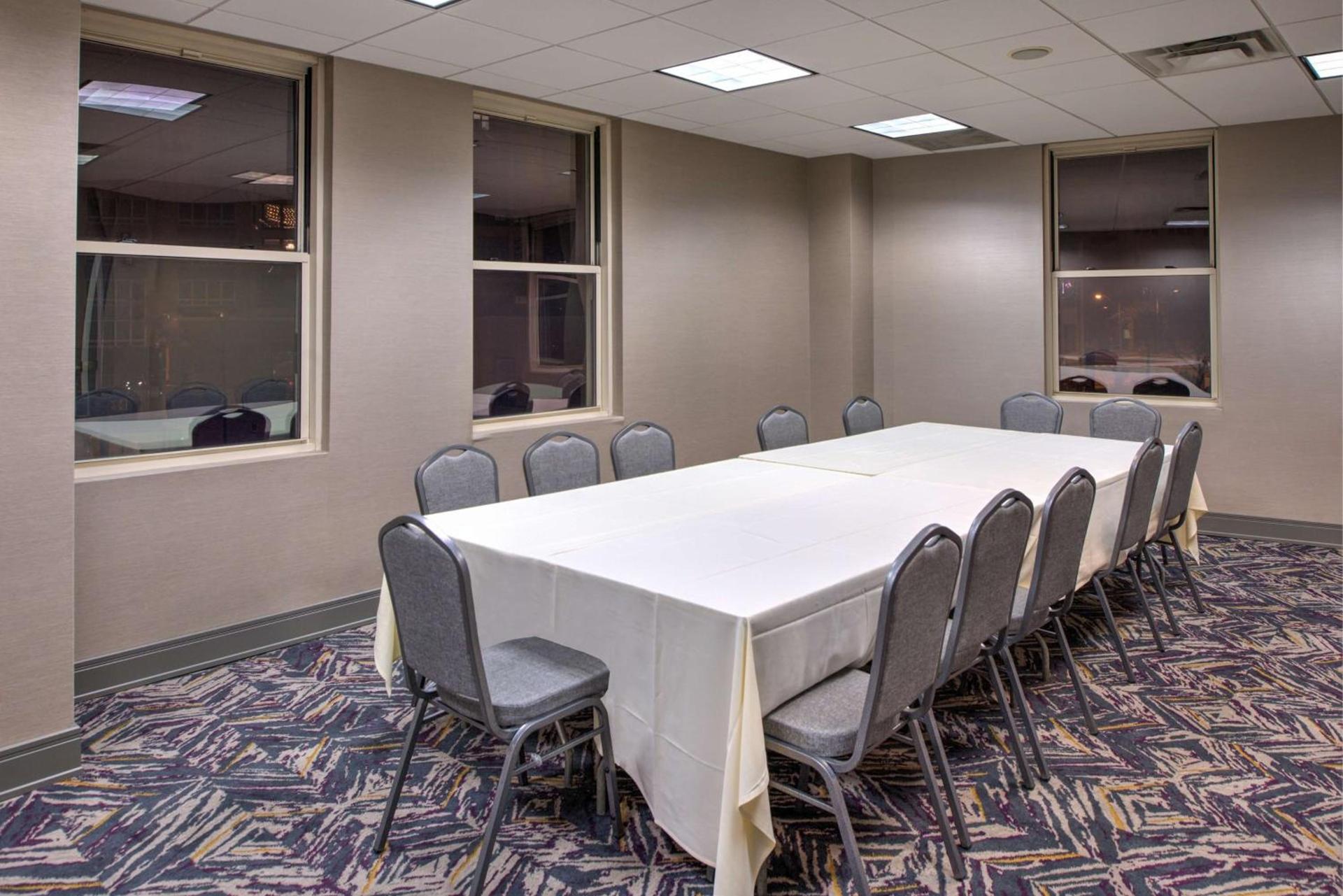 DoubleTree by Hilton Utica photo 88