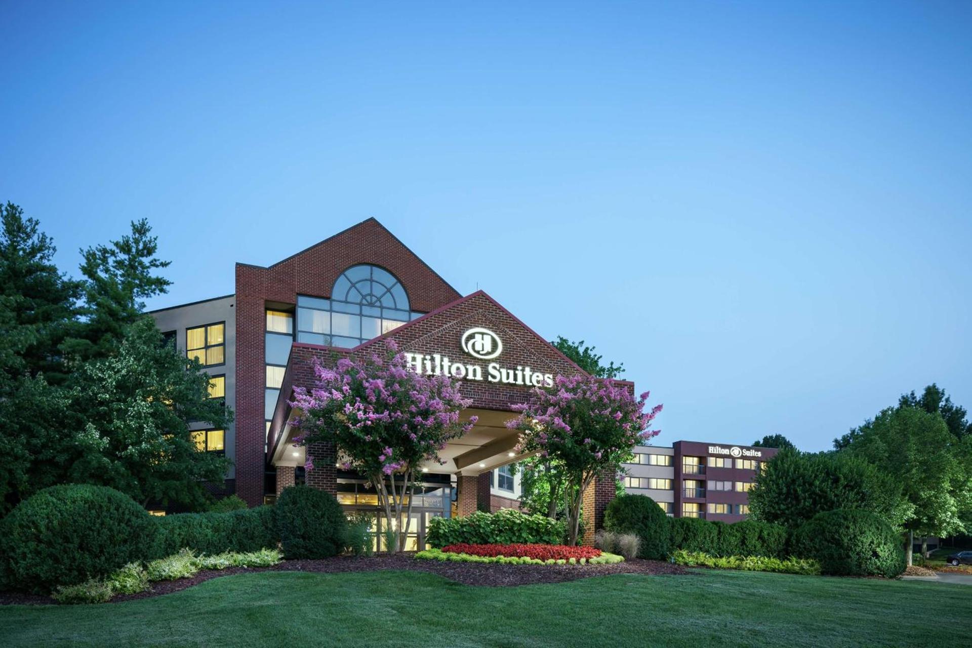 Hilton Suites Brentwood photo 3