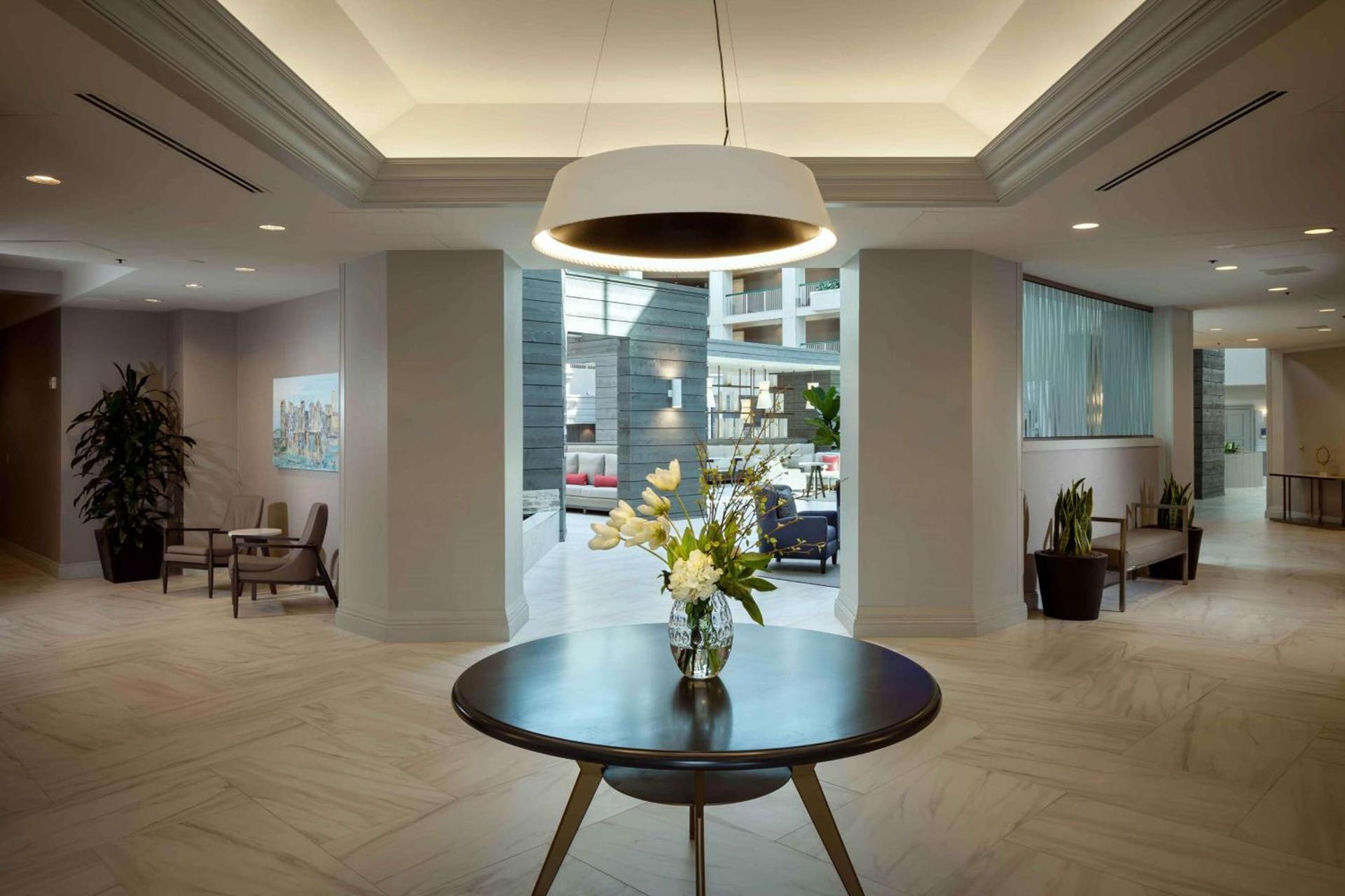 Hilton Suites Brentwood photo 5